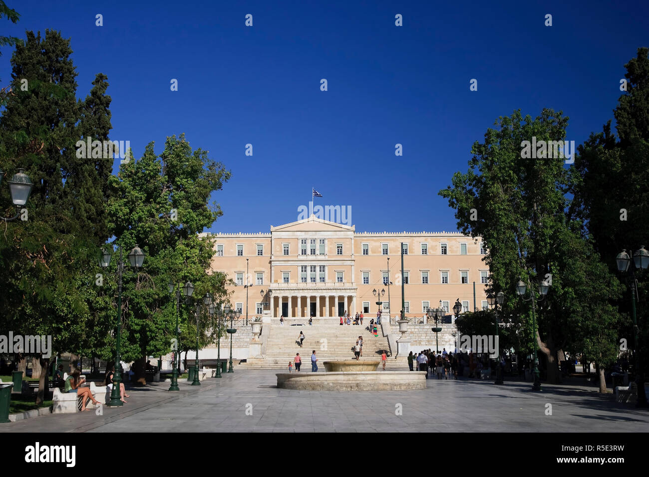 La Grecia, Attica, Atene, Piazza Syntagma, gli edifici del Parlamento europeo Foto Stock