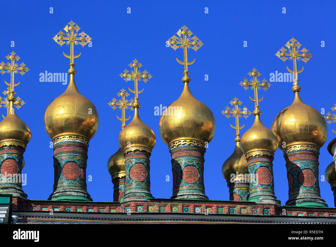 Le cupole della tomaia Salvatore Cattedrale (XVII secolo), Mosca il Cremlino di Mosca, Russia Foto Stock