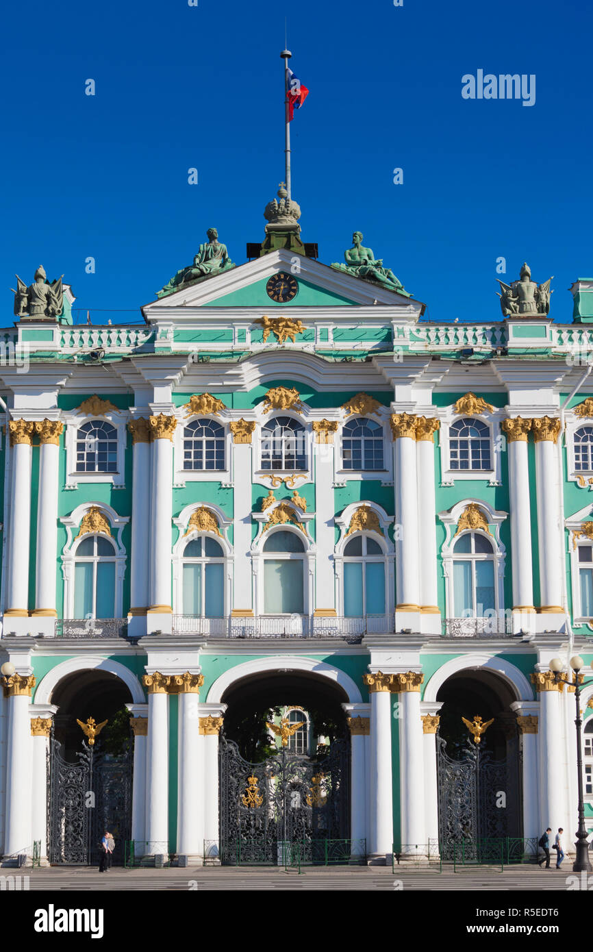 La Russia, San Pietroburgo, Centro Dvotsovaya Square, Winter Palace e il Museo Hermitage Foto Stock