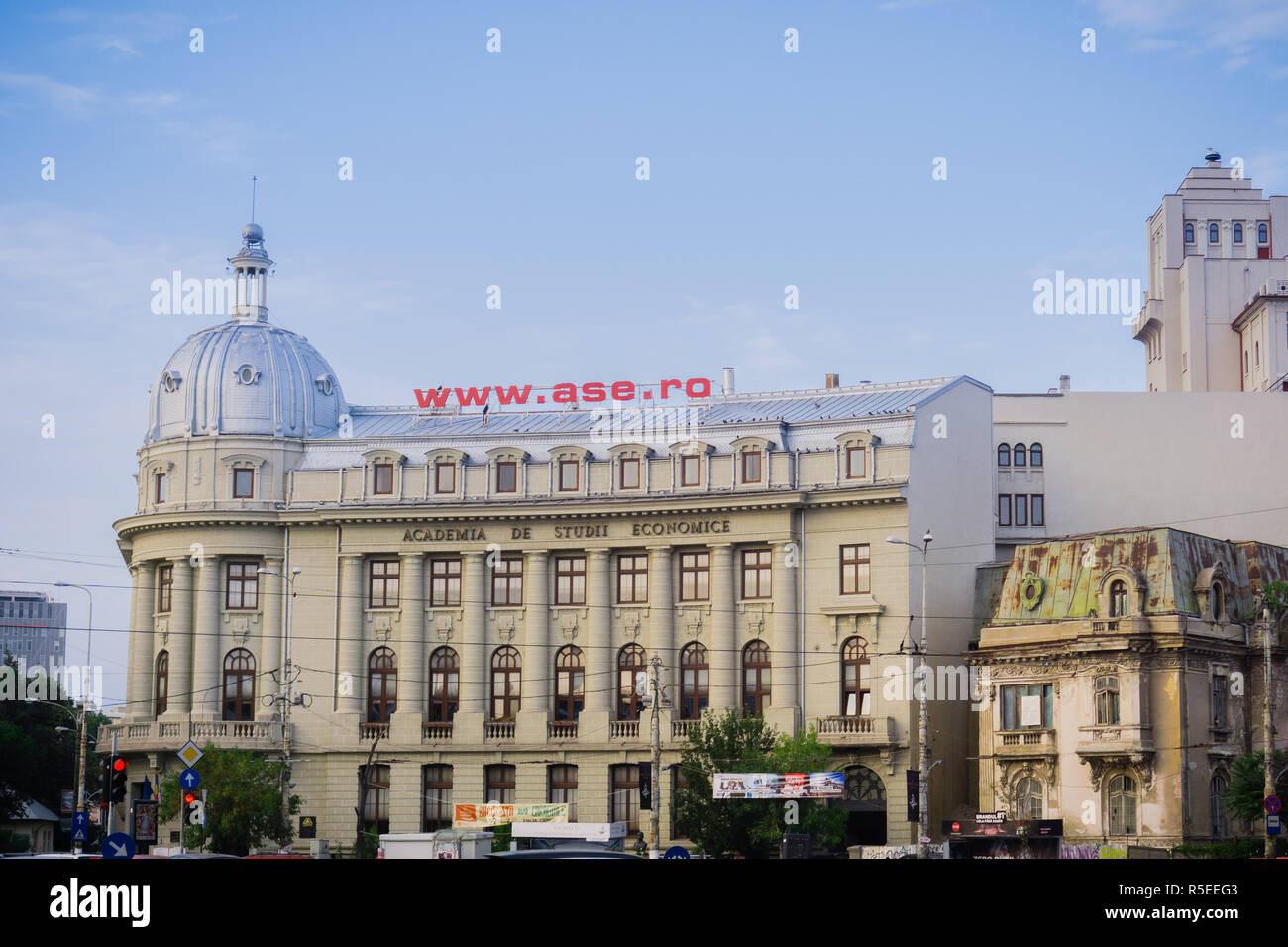 Settembre 19, 2017 Bucarest/Romania - Accademia di Studi Economici (ASE) in piazza romana, centro di Bucarest Foto Stock