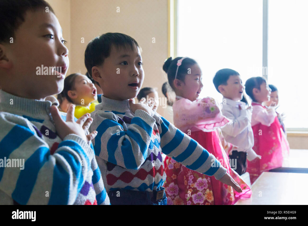 Popoli democratici la Repubblica di Corea (DPRK), Corea del Nord Pyongyang, Mangyongdae scolari's Palace Foto Stock