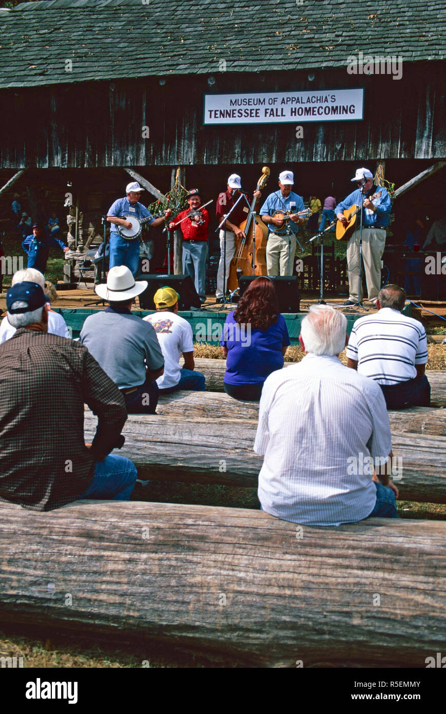 Caduta Homecoming prestazioni al Museo della Appalachia,Tennessee Foto Stock