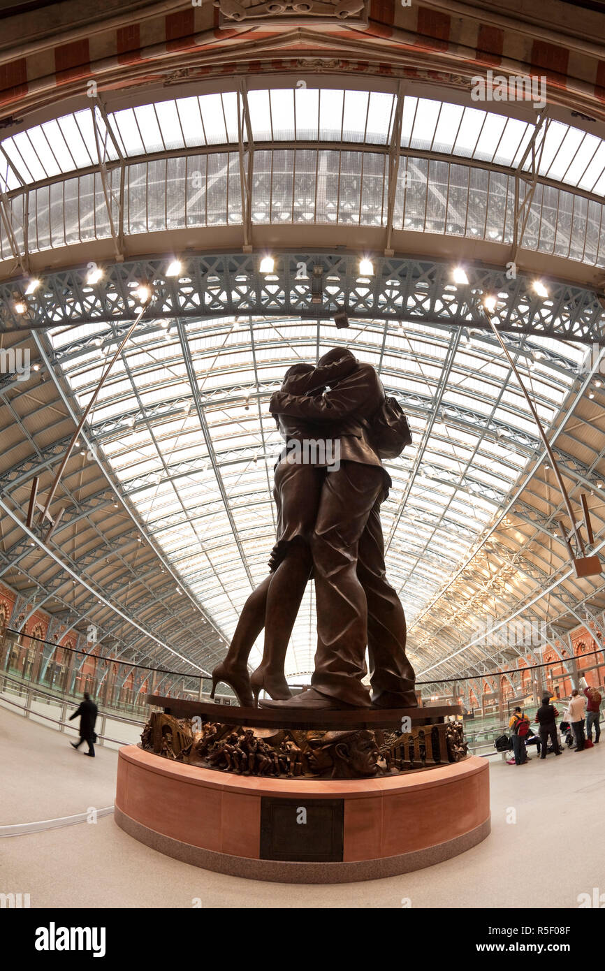 La stazione di St. Pancras, Londra, Inghilterra Foto Stock