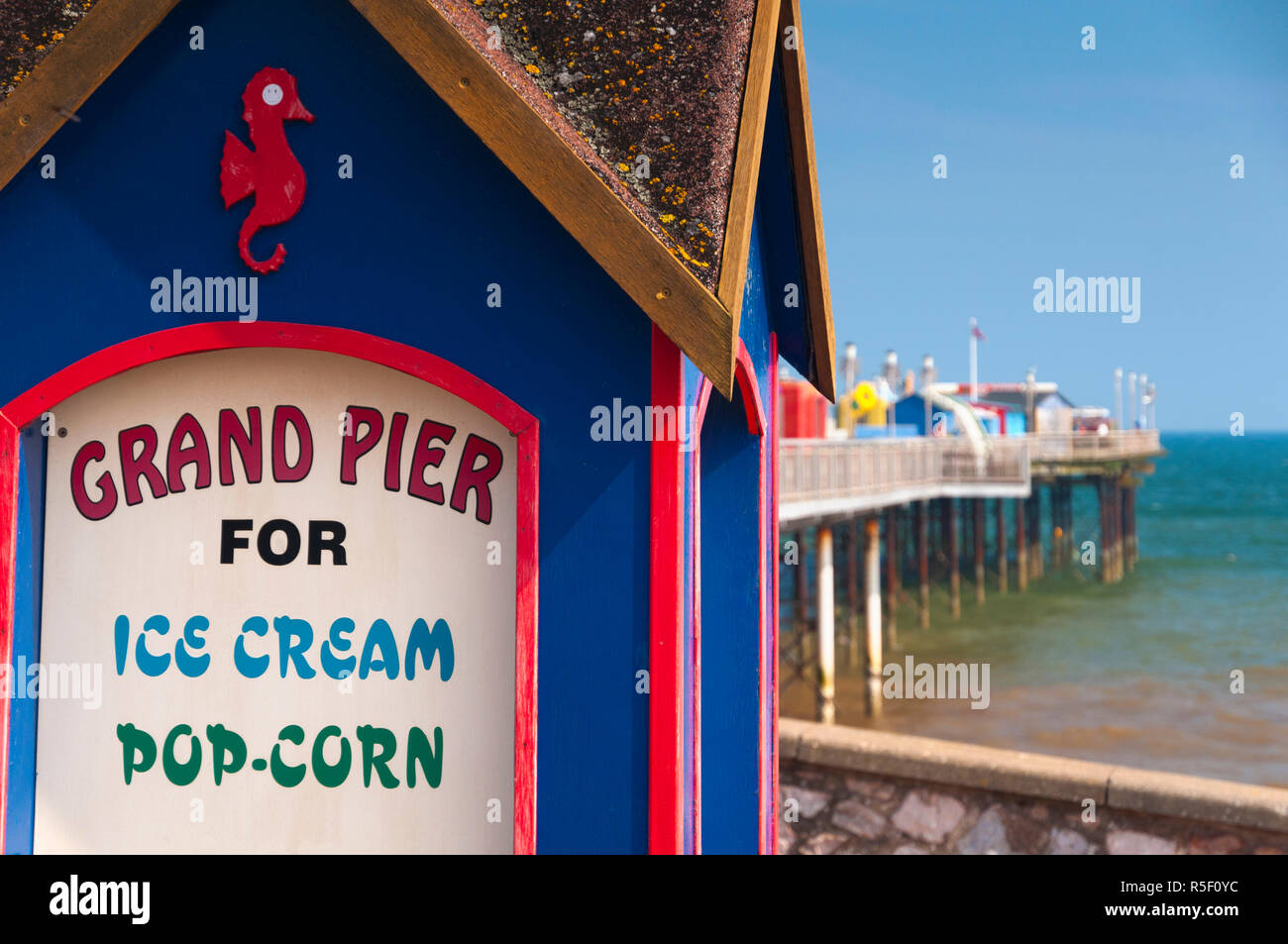 Regno Unito, Inghilterra, Devon, Teignmouth, Teignmouth Pier Foto Stock