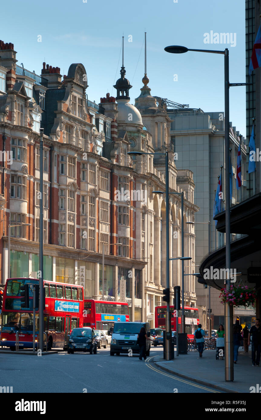Regno Unito, London, Kensington, Kensington High Street Foto Stock