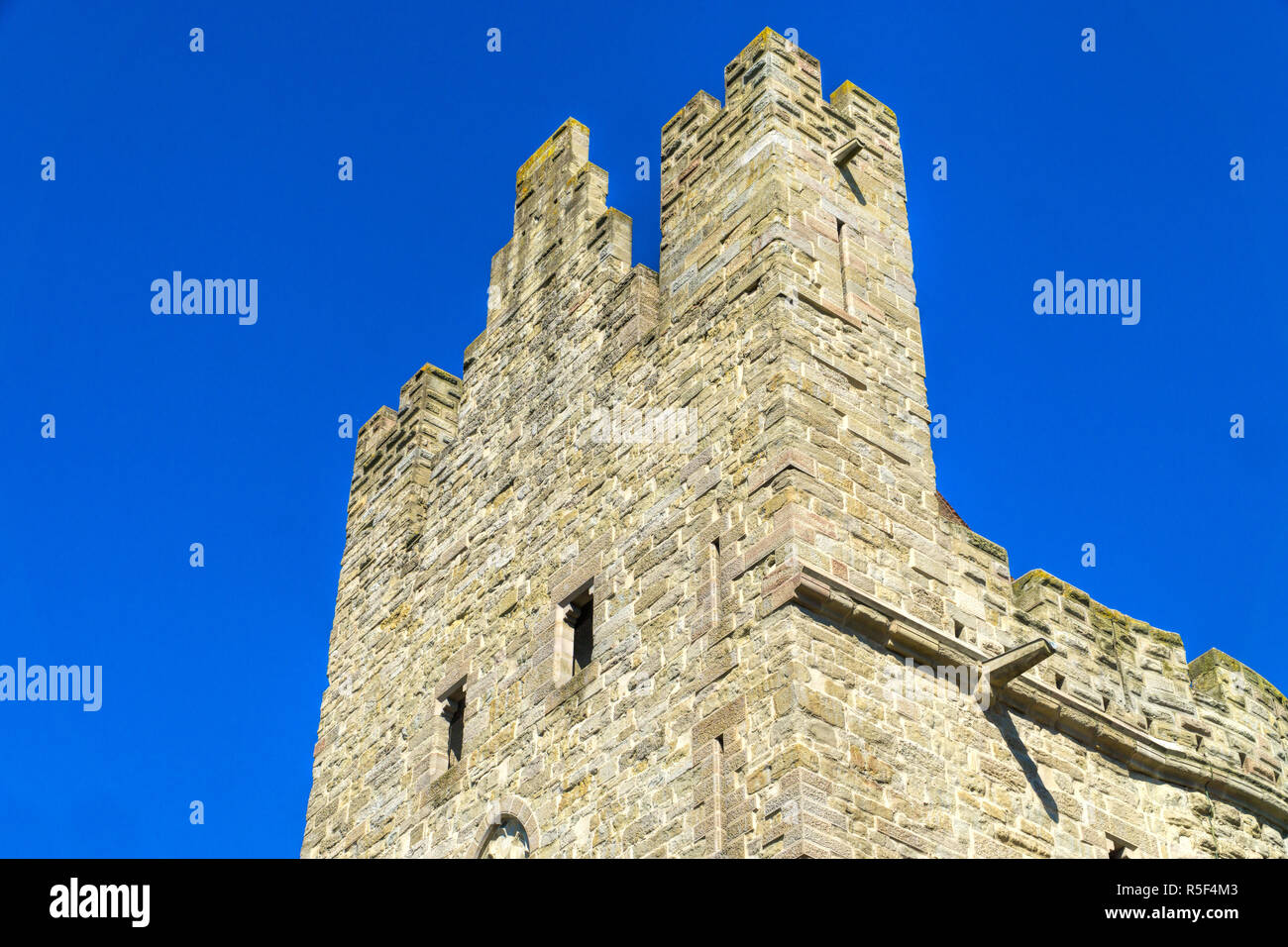 Vista in dettaglio di una torre all'interno del castello storico complesso in Carcassonne Foto Stock