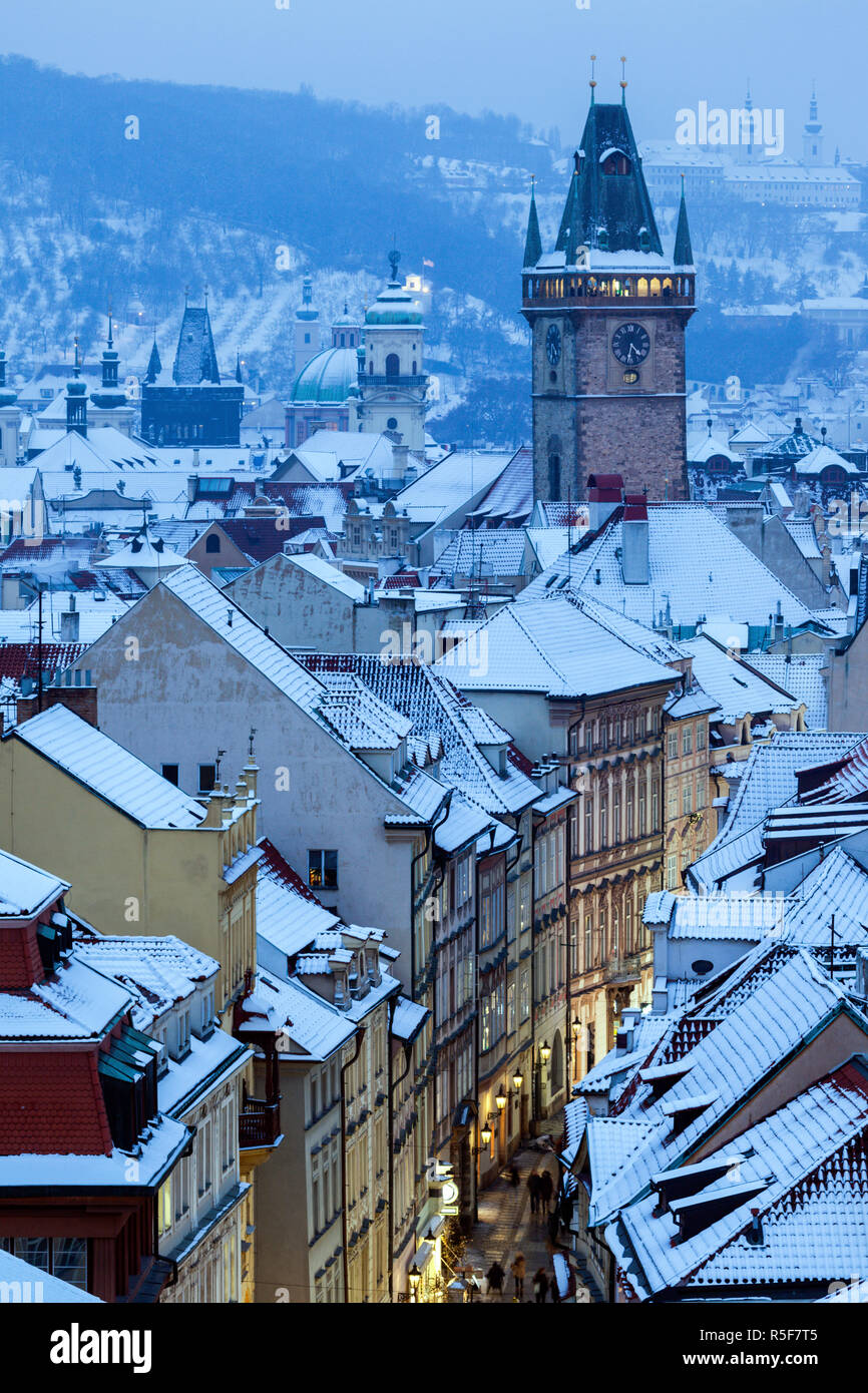 Inverno a Praga di notte. Praga, Boemia, Repubblica Ceca. Foto Stock
