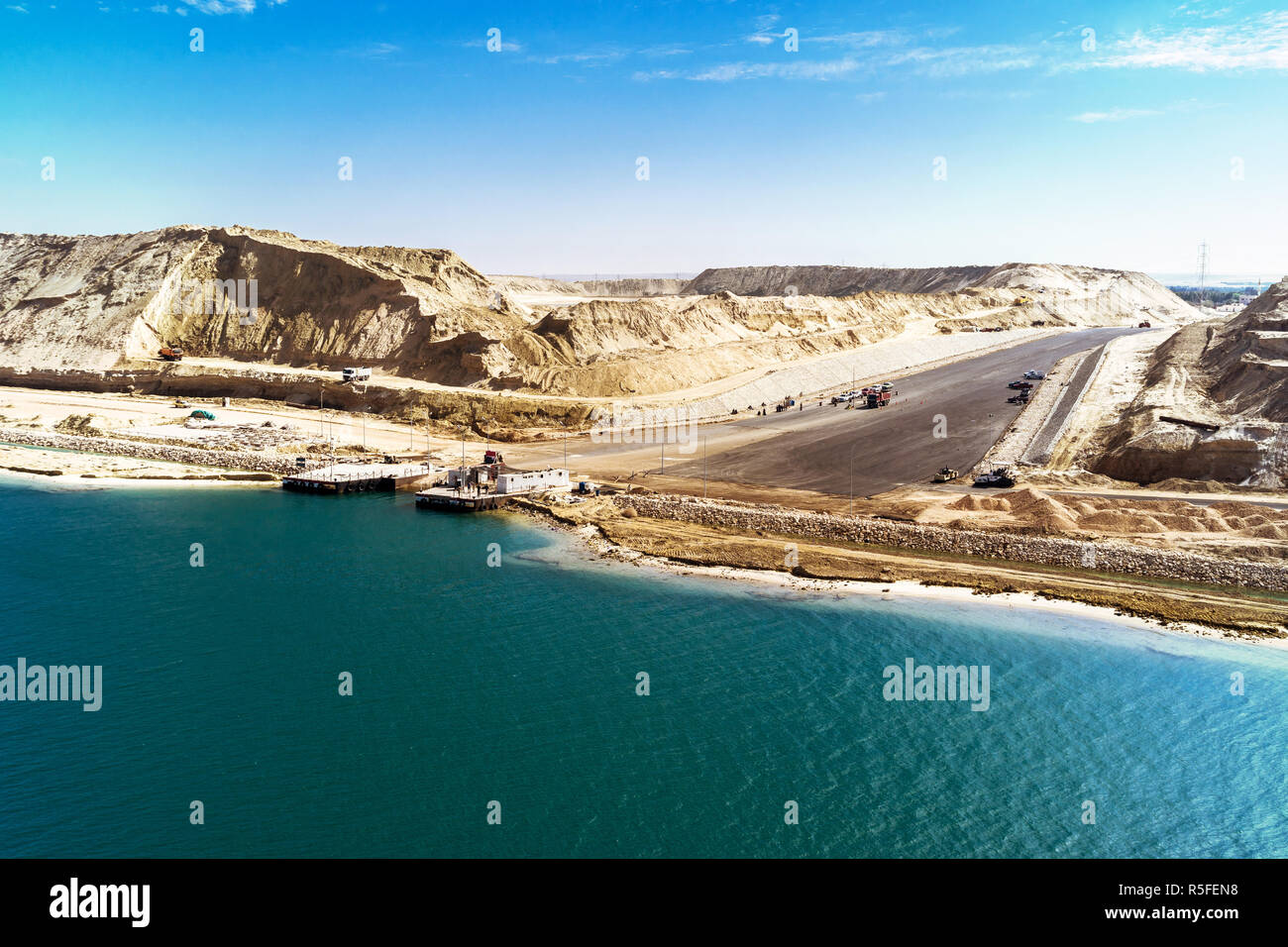 In agosto 2015 appena aperto il canale di espansione del canale di Suez Foto Stock