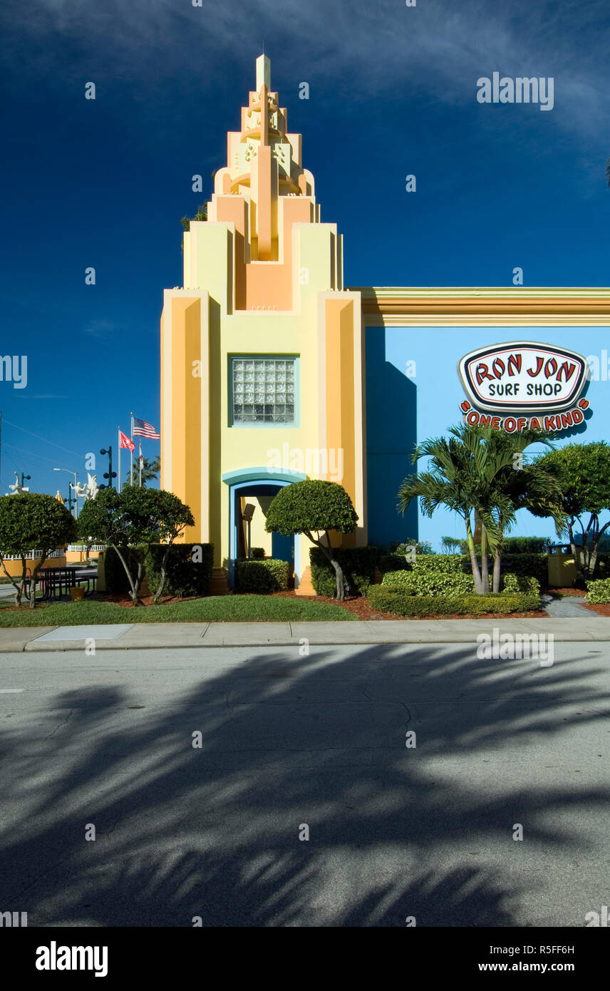 Stati Uniti d'America, Florida, Cocoa Beach, architettura Art Deco, Ron Jon Surf Shop Foto Stock