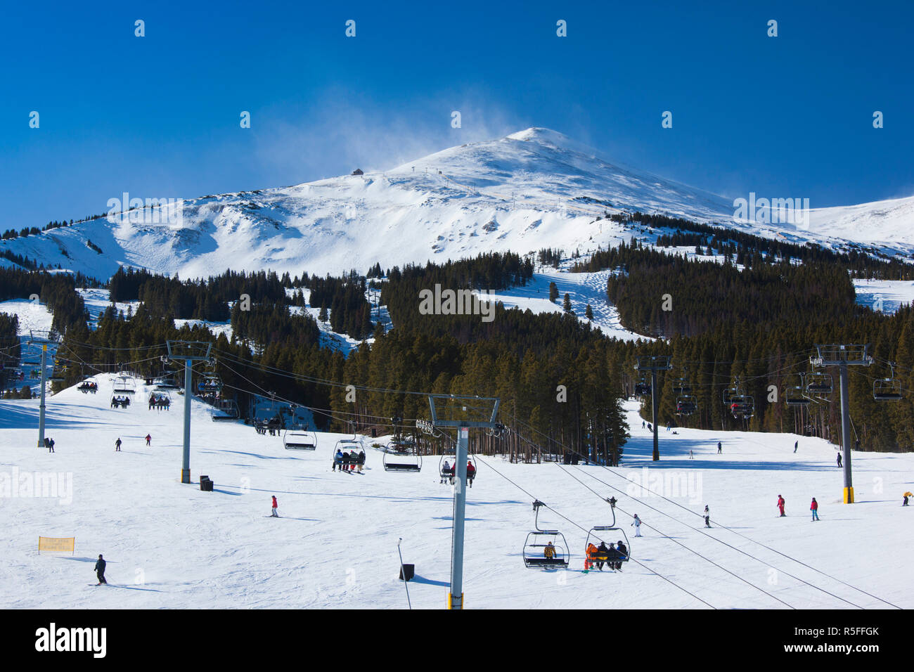 Stati Uniti d'America, Colorado, a Breckenridge ski resort in seggiovia al picco 8 Foto Stock