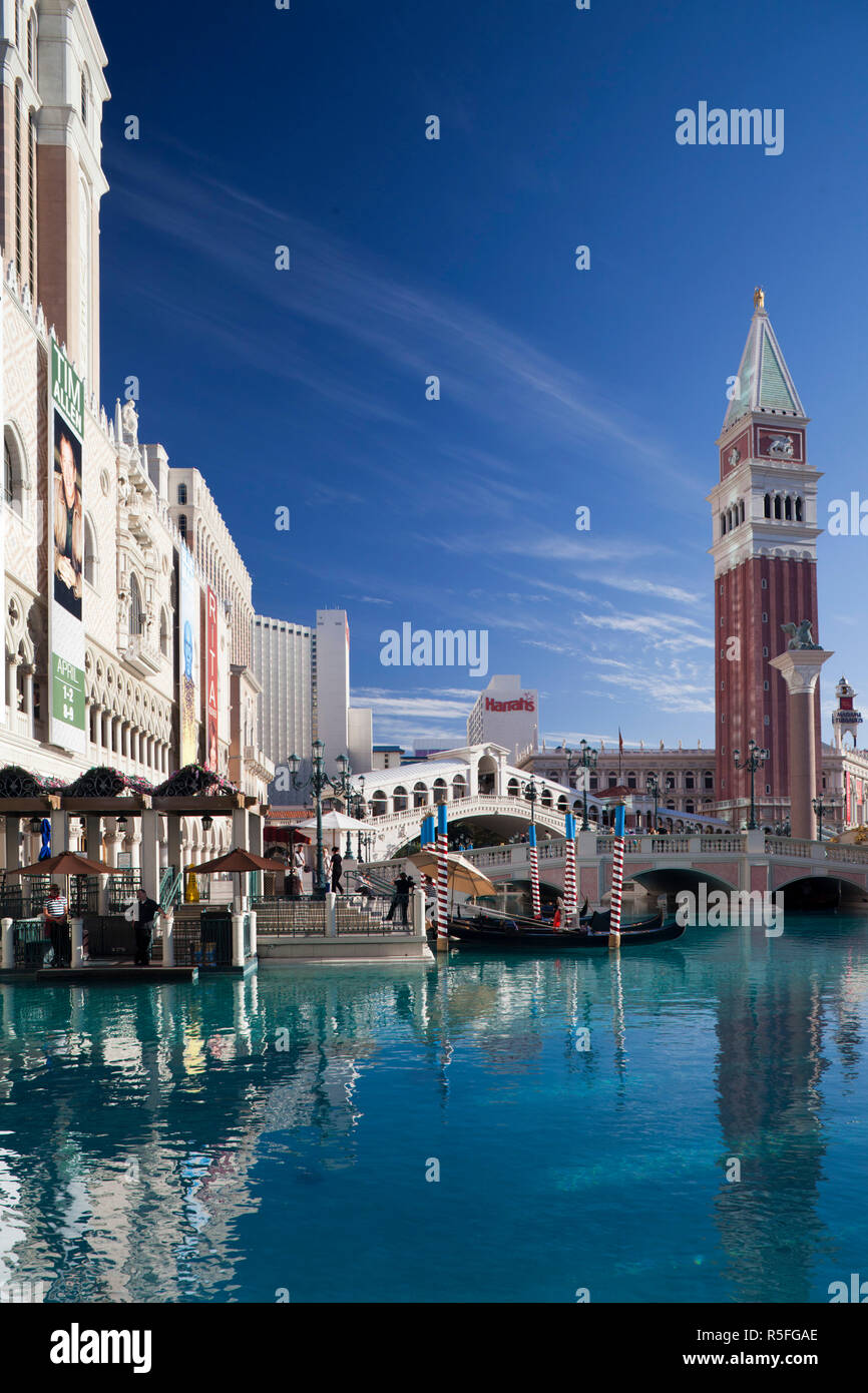 Stati Uniti d'America, Nevada, Las Vegas, l'Hotel Veneziano, gondola piscina Foto Stock