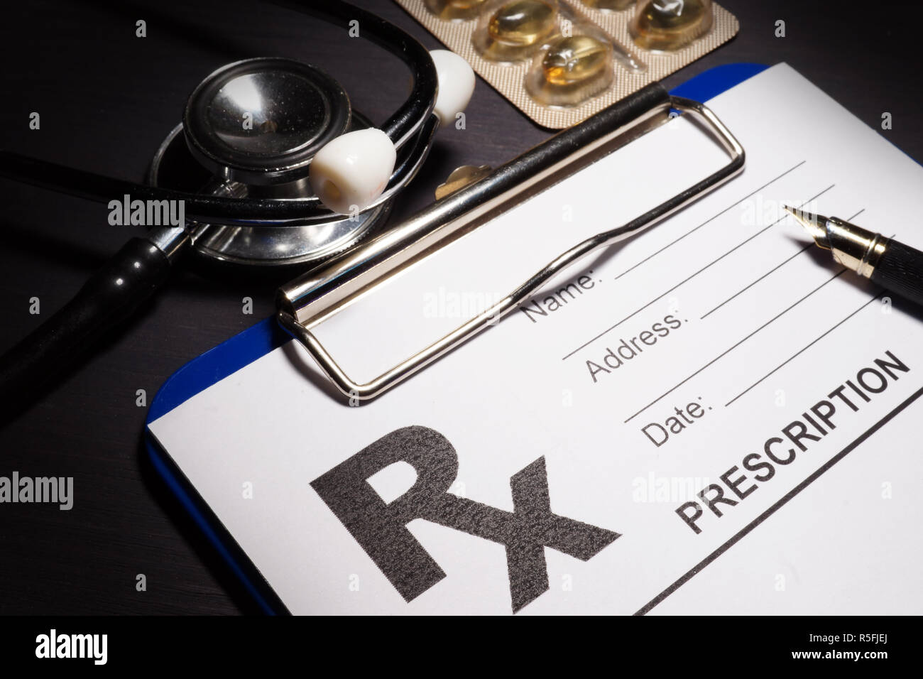 Modulo di prescrizione e farmaci. Assistenza sanitaria e farmaci. Foto Stock