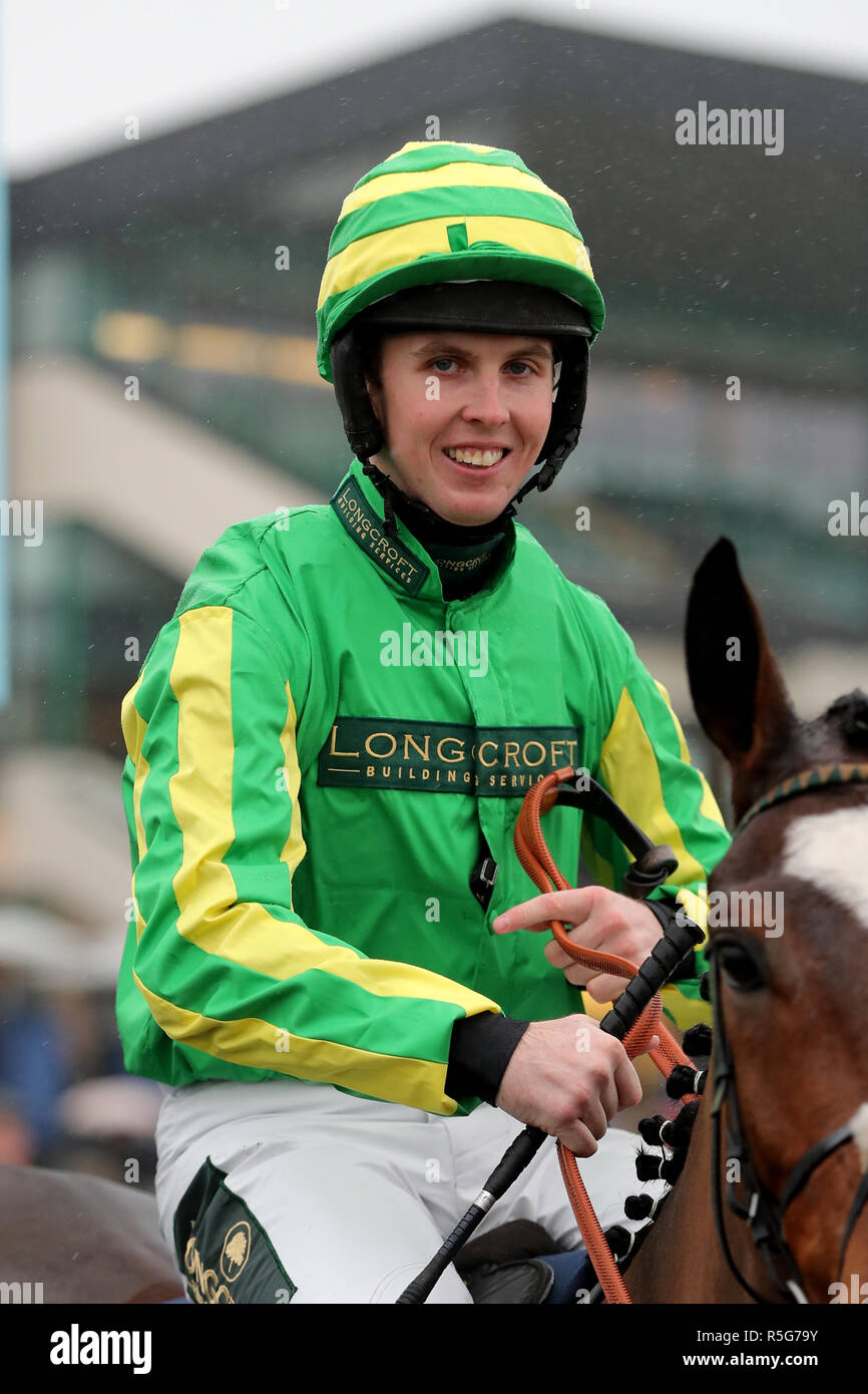 Kielan boschi sul chiedere ben vince il Weatherbys Racing banca "Francese" Furze novizi' ostacolo nel corso dei combattimenti quinto ostacolo Raceday a Newcastle Racecourse. Foto Stock