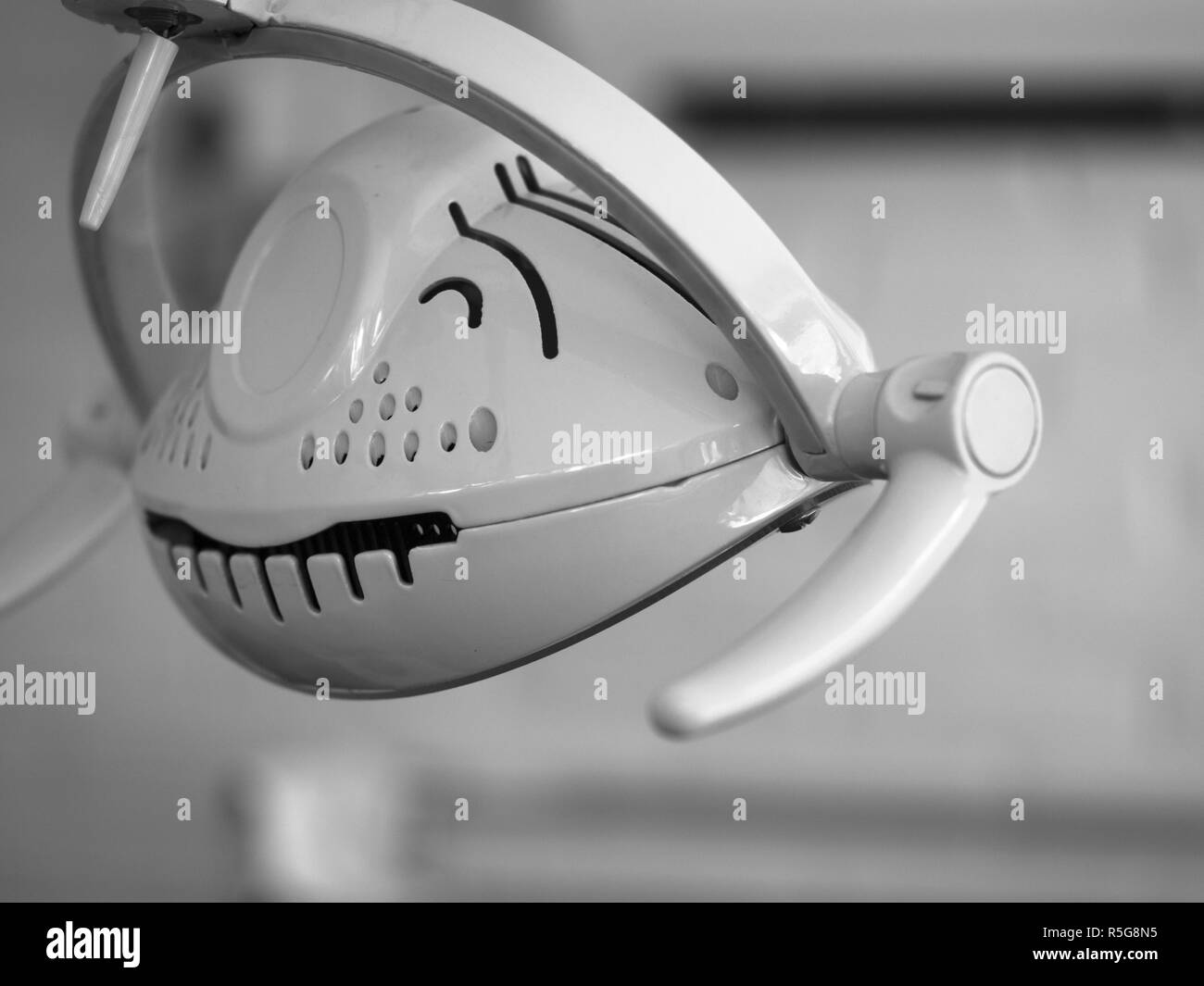 Lato posteriore del dentale luce chirurgica Foto Stock