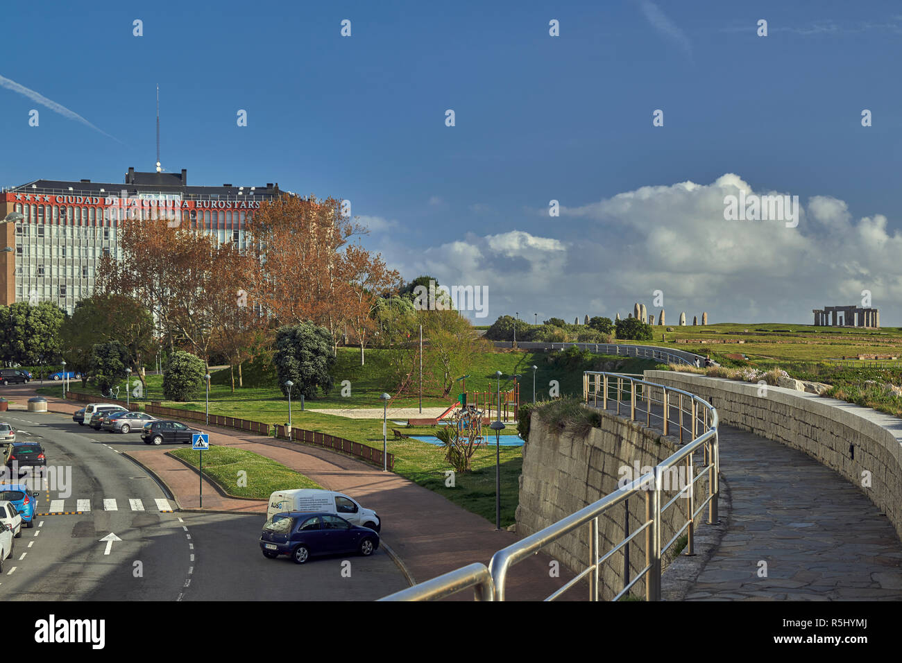 Hotel Eurostars Ciudad de La Coruña accanto al parco Celta Jardin Torre de Hercules, A Coruña, Galizia, Spagna, Europa Foto Stock