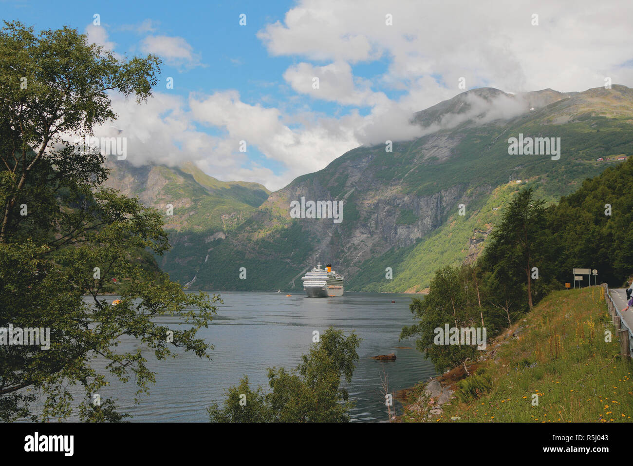 Crociera sul parcheggio a Geirangerfjord, Stranda, Norvegia Foto Stock