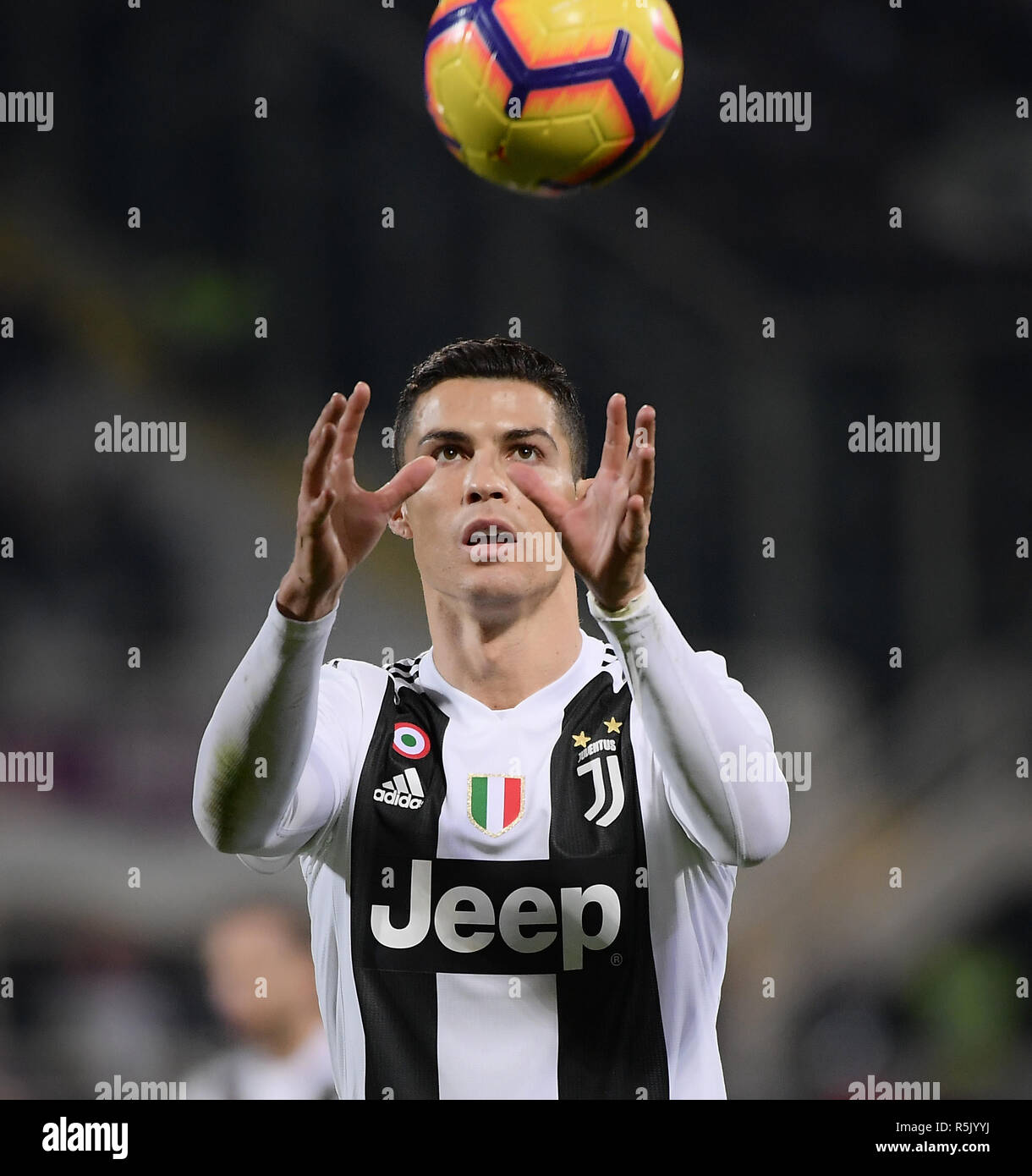 Firenze. 1 dicembre, 2018. La Juventus' Cristiano Ronaldo è in azione  durante la serie di una partita di calcio tra Juventus e Fiorentina in  Firenze, Italia, dic1, 2018. La Juve ha vinto