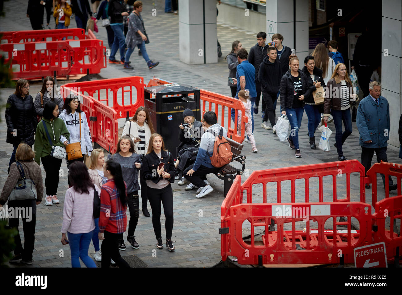 Il centro di Liverpool ostacoli sulla strada pedonale Foto Stock