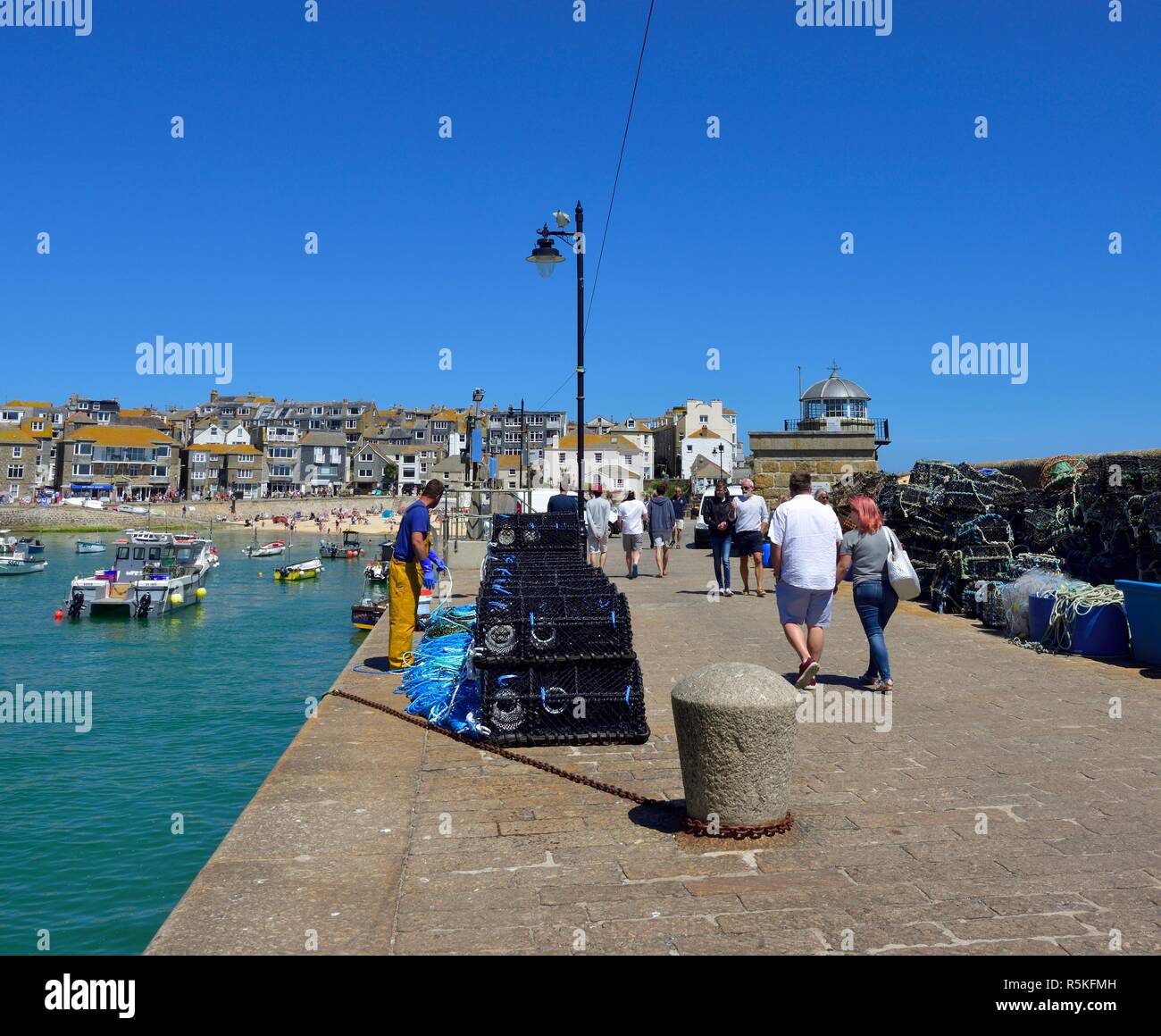 Nuovo di zecca Lobster Pot su Smeatons pier,St Ives,Cornwall,l'Inghilterra,UK Foto Stock