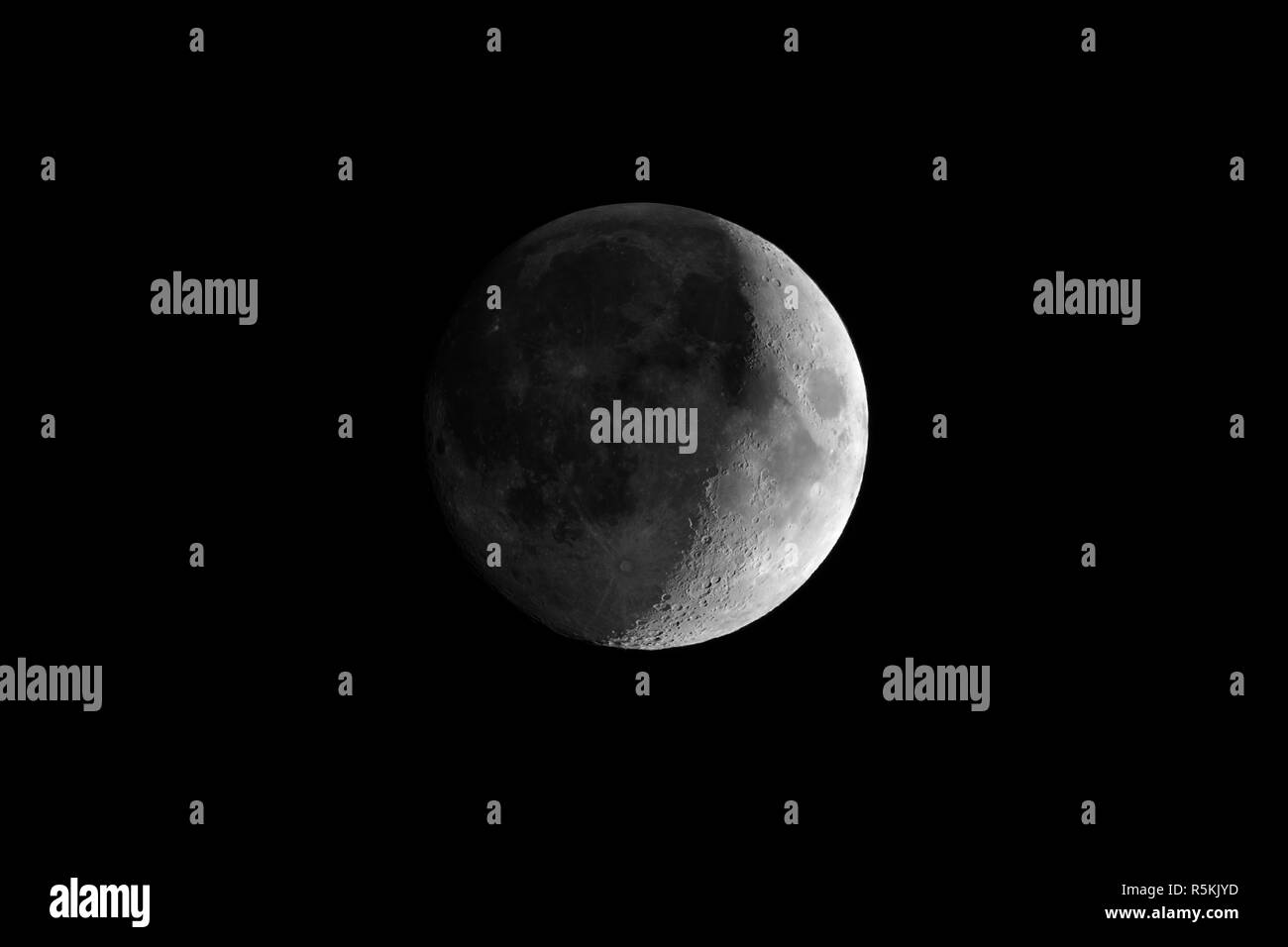 Luna crescente visto con telescopio Foto Stock