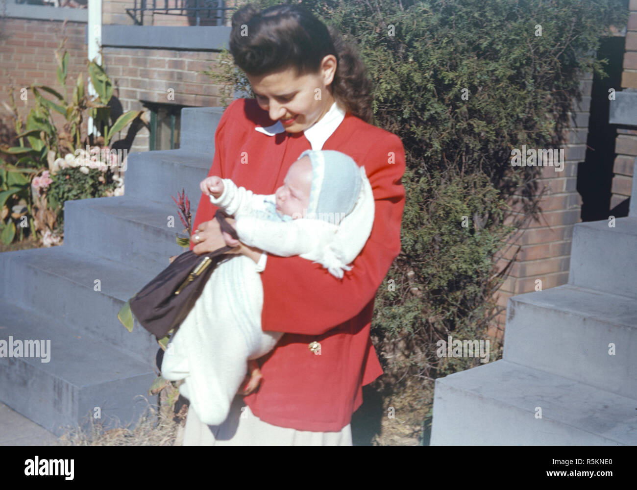Madre con il figlio di New Born, 1948, USA Foto Stock