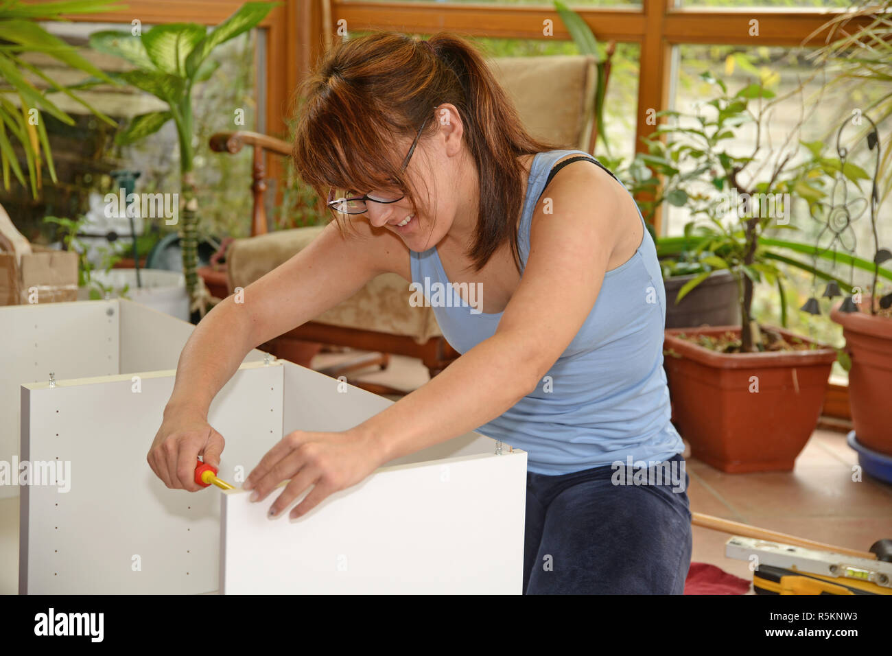Montaggio di mobili Foto Stock