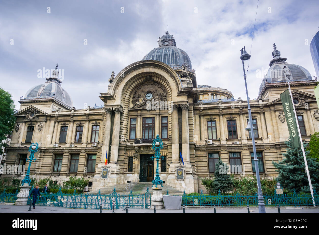 Settembre 22, 2017 Bucarest/Romania - CEC bank headquarters edificio storico nel centro di Bucarest Foto Stock