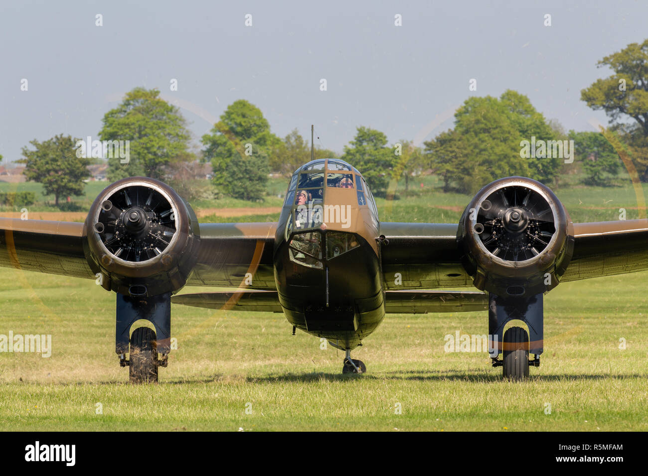 Biggleswade, Regno Unito - 6 Maggio 2018: Un Bristol Blenheim Mk1 appartenente all'aeromobile restauro Company, Duxford, Regno Unito. il rullaggio sul campo di aviazione Foto Stock