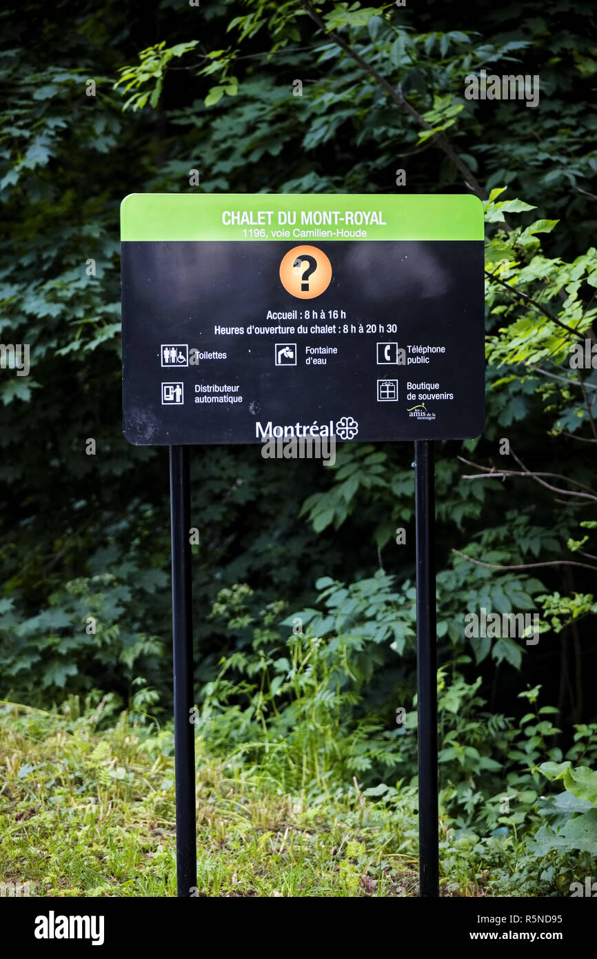 Informazioni per i visitatori segno di Mount Royal (Chalet Chalet du Mont-Royal) a Montreal, Quebec, Canada. Foto Stock