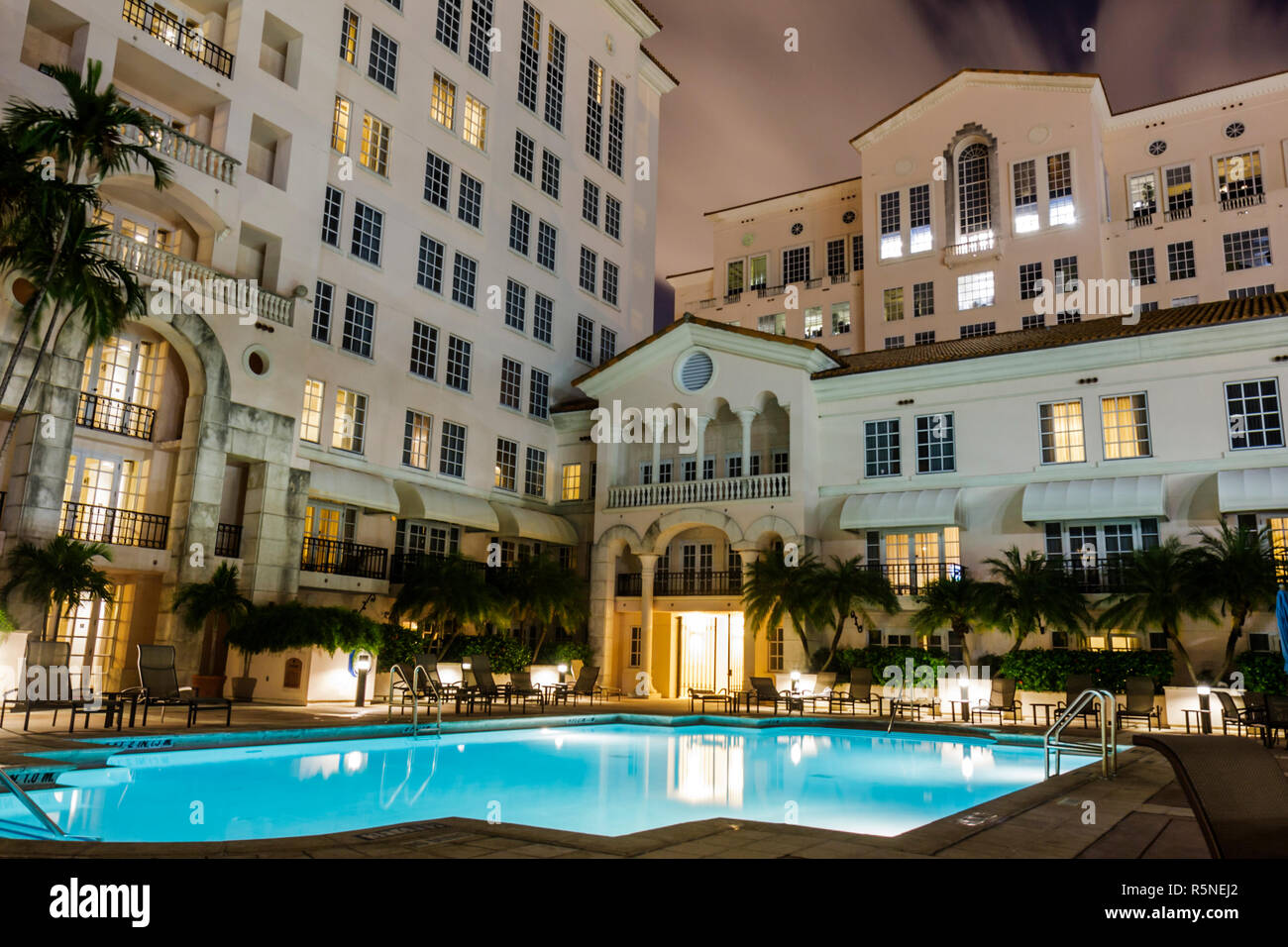 Miami Florida,Coral Gables,Hyatt Regency,catena,alloggio,hotel,edificio,esterno,facciata,entrata,architettura di stile Mediterraneo,roo di piastrelle in botte Foto Stock