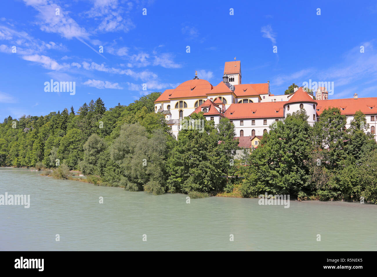FÃ¼ssen - high castle e monastero di san mang al di sopra del Lech Foto Stock