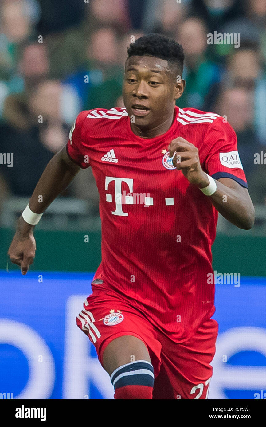 Brema, Stadio Weser, 01-12-2018 , Stagione 2018 / 2019 , la Bundesliga tedesca. Risultato finale 1-2, Bayern Munchen giocatore David Alaba durante la partita Werder Brema - Bayern Munchen DFL REGOLAMENTI VIETANO QUALSIASI USO DI FOTOGRAFIE come sequenze di immagini e/o quasi-VIDEO Foto Stock