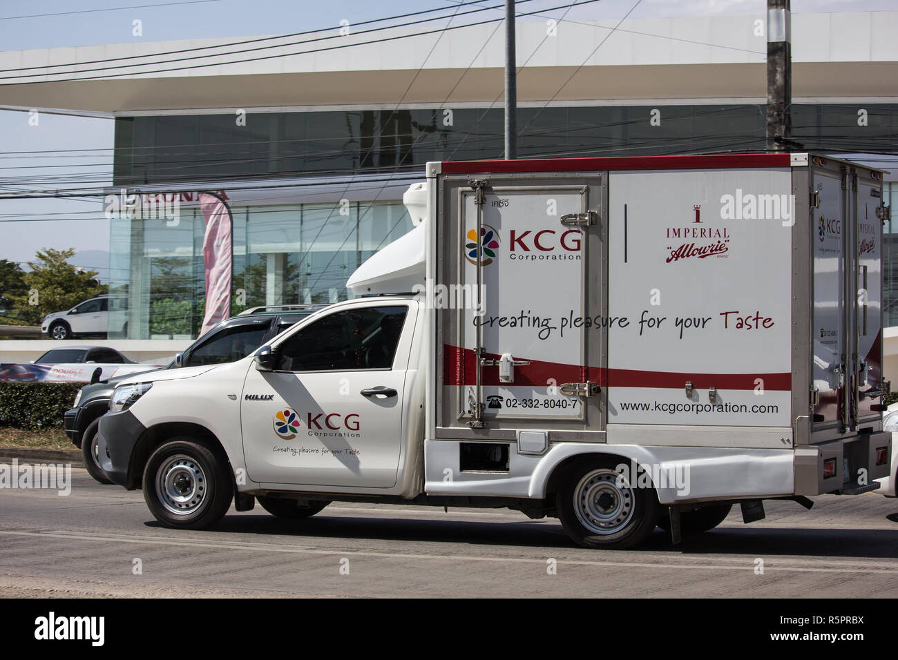 Licciana Nardi, Italia - 29 Novembre 2018: Contenitore carrello di KCG Kim Chua Gruppo. Foto di road No.1001 a circa 8 km dal centro città, Thailandia. Foto Stock