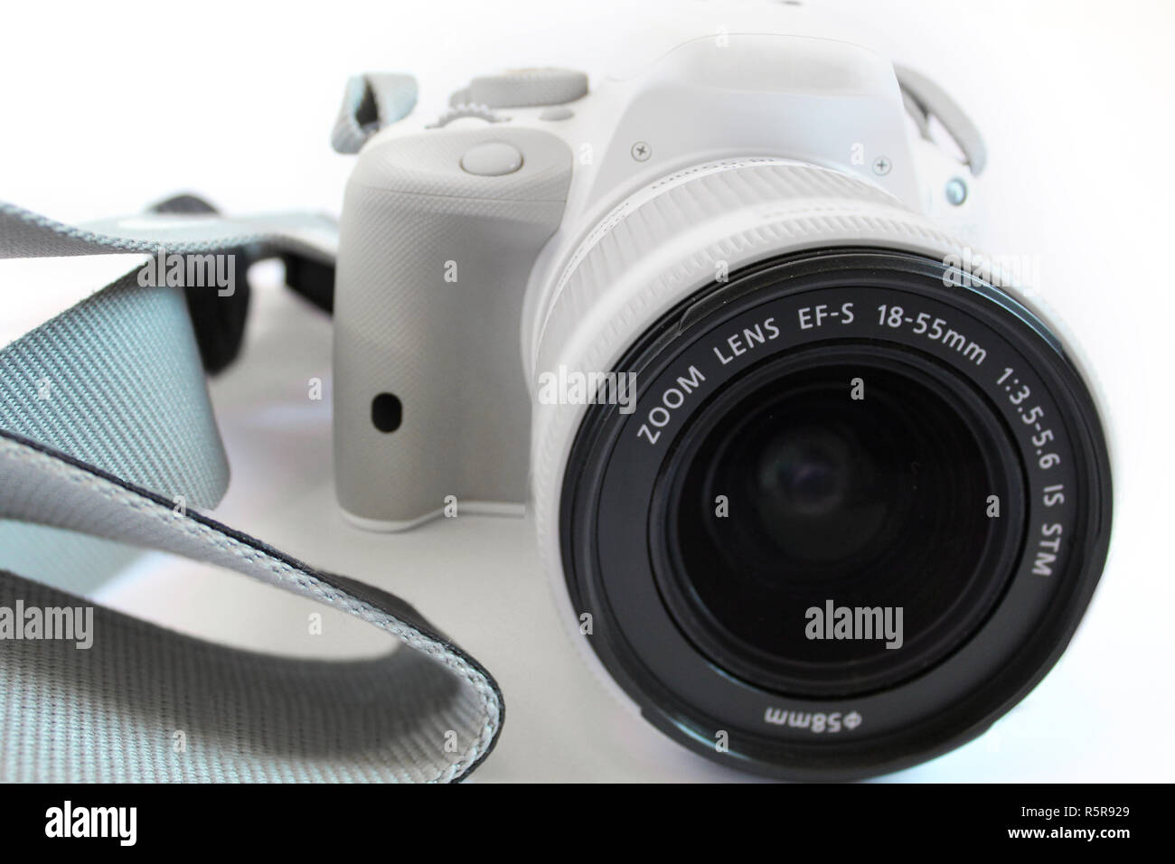 Fotocamera reflex digitale reflex a lente singola bianco Foto Stock