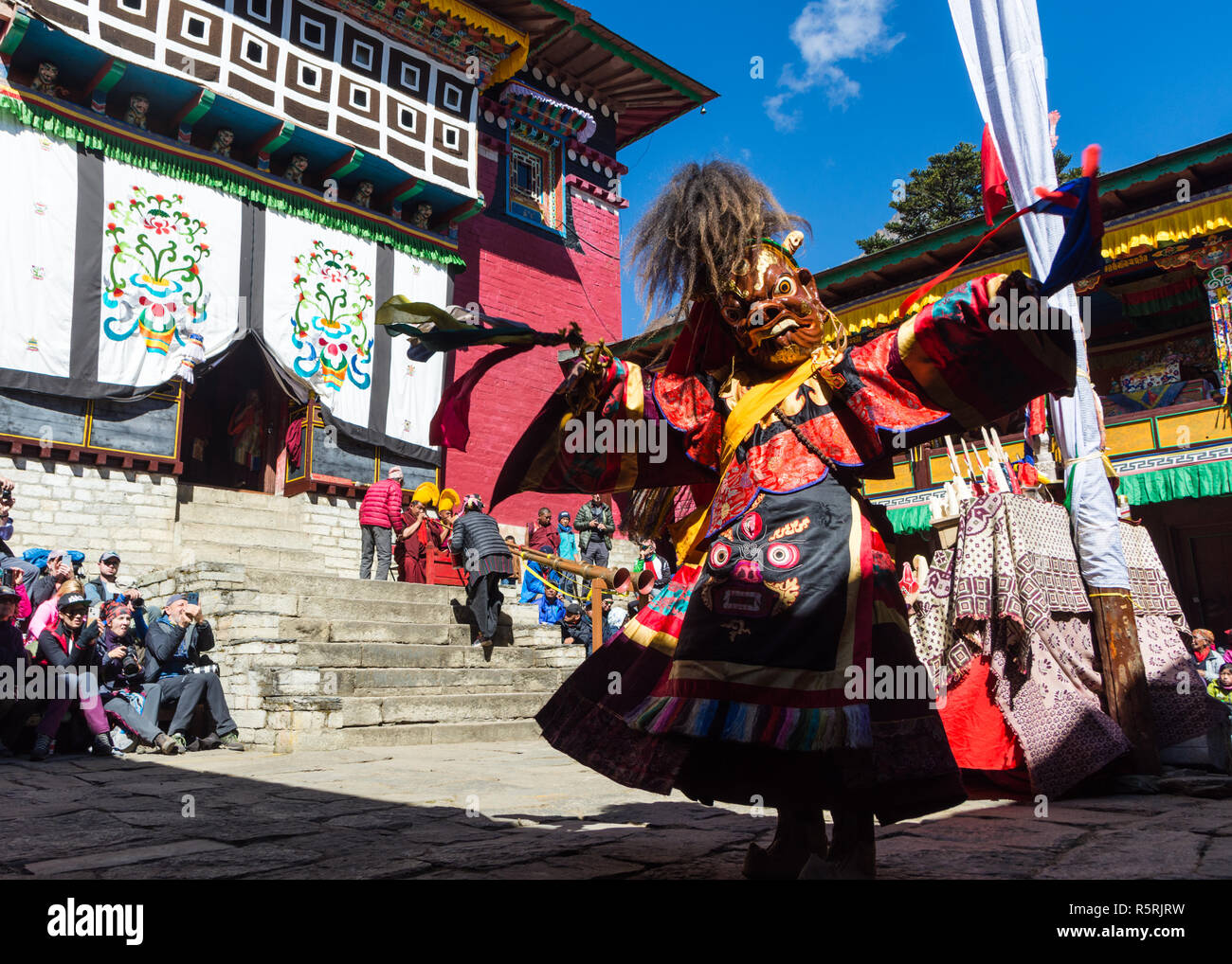 Il Guru Dorje Drolo danza in mani Rimdu festival, monastero di Tengboche, Nepal Foto Stock