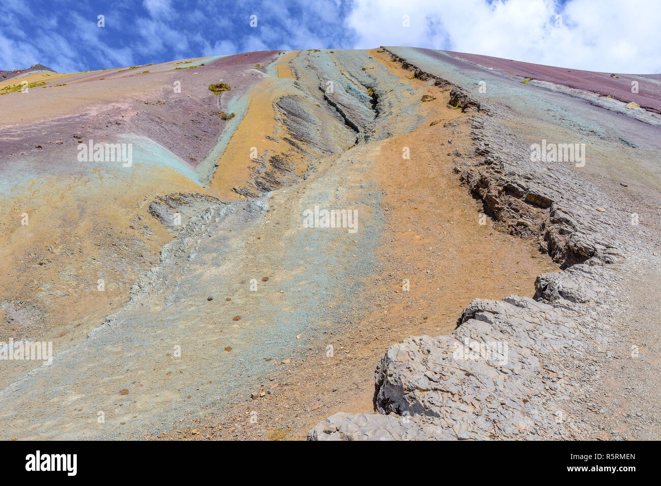 Vinicunca, noto anche come Rainbow Mountain, vicino a Cusco, Perù Foto Stock