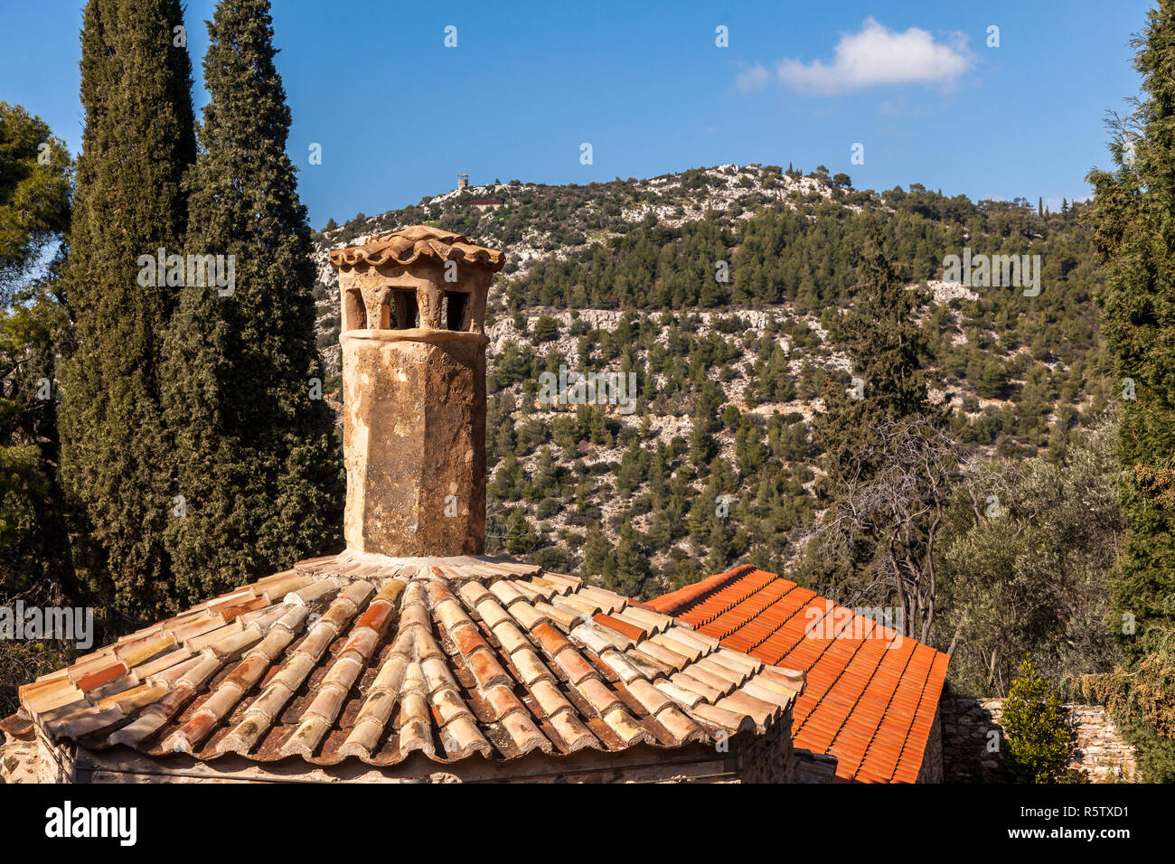 Al Kaisariani bizantina monastero, nel monte Hymettus, Atene, Grecia. Foto Stock