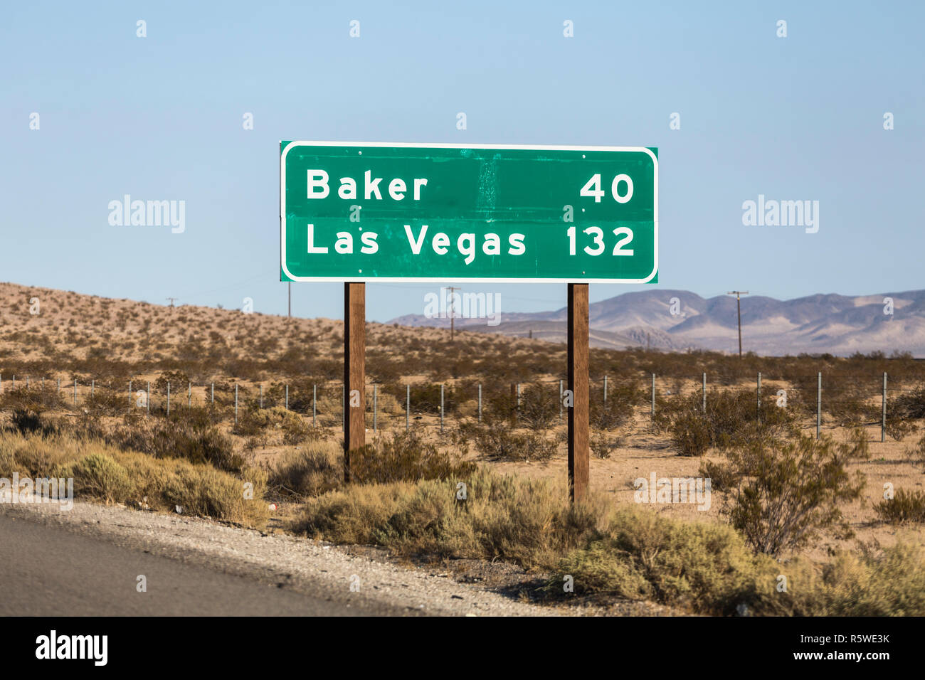 Las Vegas 132 chilometri di autostrada sulla I-15 vicino a Barstow in California. Foto Stock