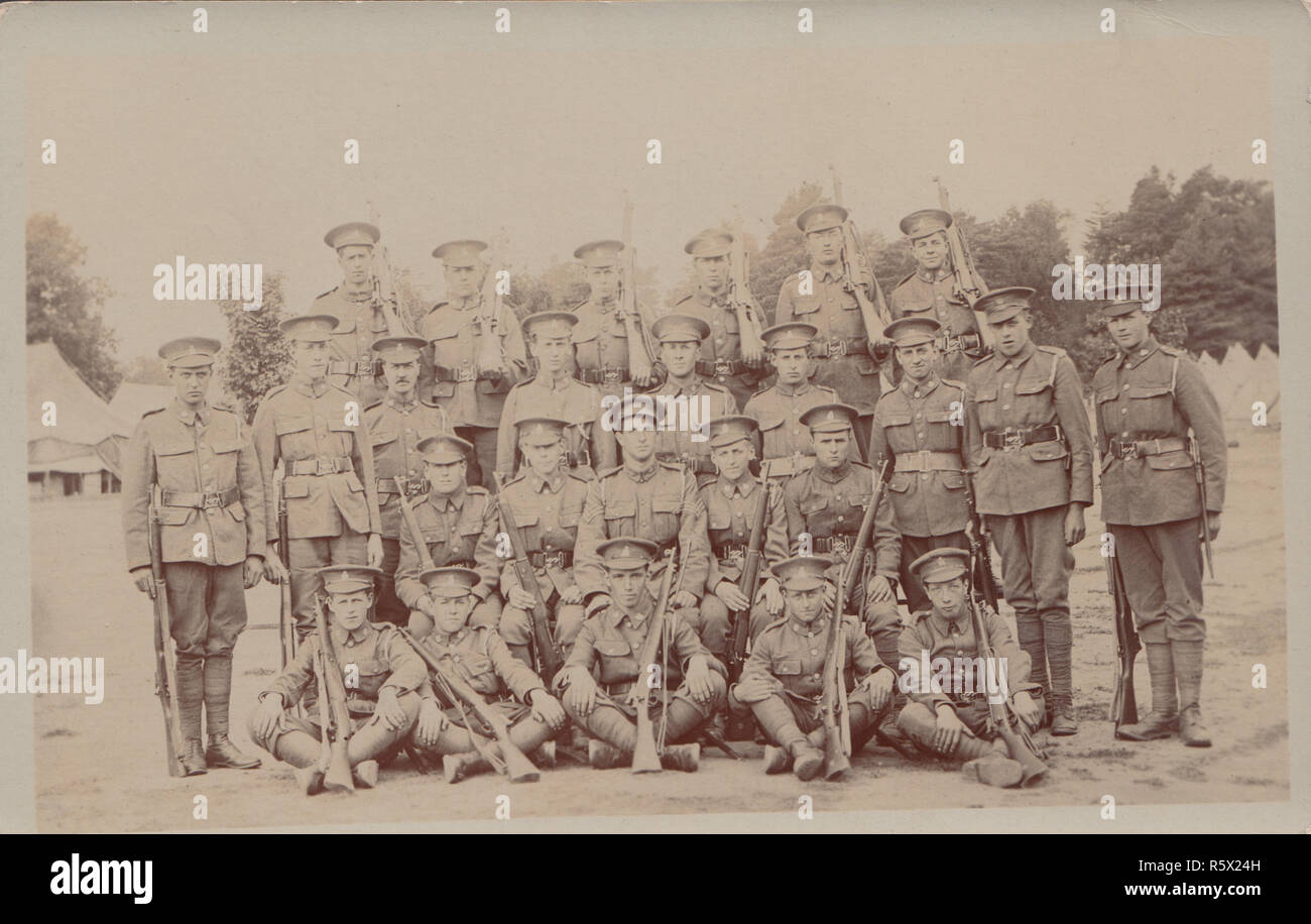 L'annata 1917 Holt, Norfolk Cartolina fotografica di WW1 esercito britannico di soldati a Camp. Foto Stock