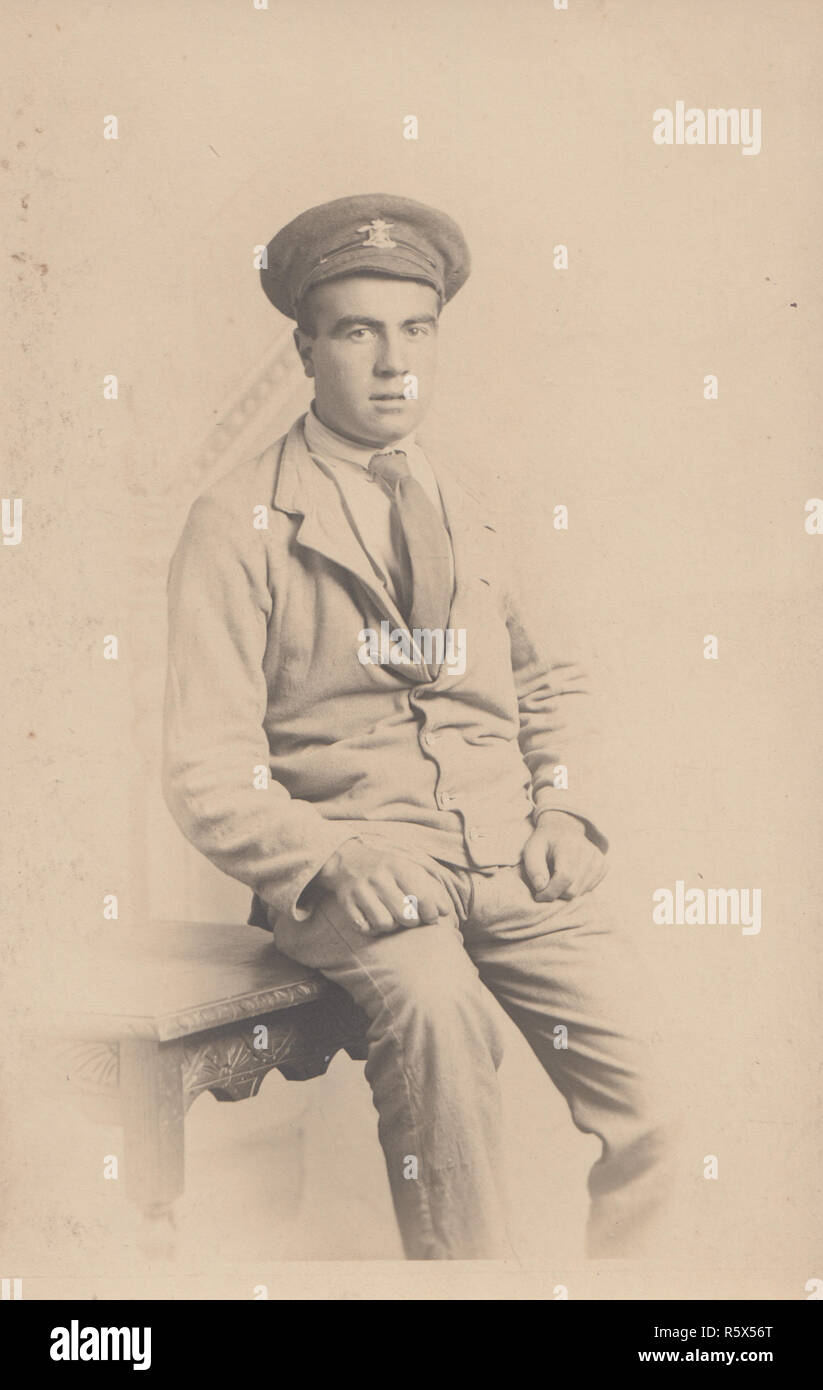 * Vintage Cartolina fotografica di un uomo militare in uniforme chiamato Edwin James Budd. Foto Stock