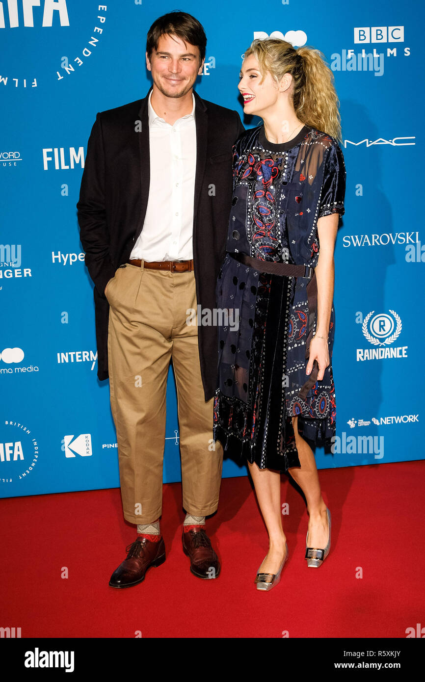 Londra, Regno Unito. 2° dic 2018. Tamsin Egerton e Josh Hartnett al 21ST British Independent Film Awards Ceremony domenica 2 dicembre 2018 detenuti presso Old Billingsgate, Londra. Nella foto: Tamsin Egerton, Josh Hartnett. Credito: Julie Edwards/Alamy Live News Foto Stock