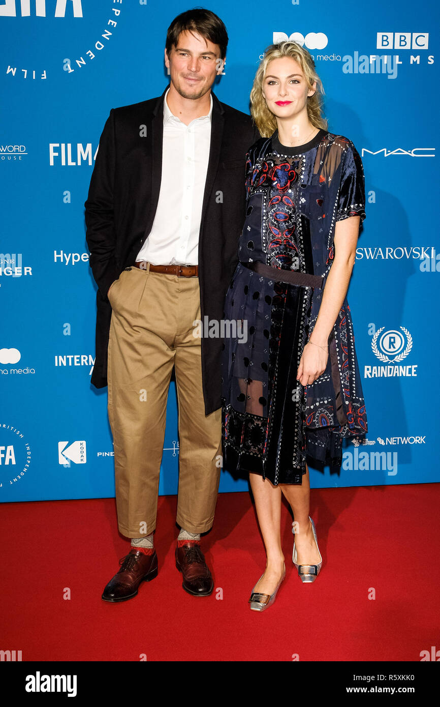 Londra, Regno Unito. 2° dic 2018. Tamsin Egerton e Josh Hartnett al 21ST British Independent Film Awards Ceremony domenica 2 dicembre 2018 detenuti presso Old Billingsgate, Londra. Nella foto: Tamsin Egerton, Josh Hartnett. Credito: Julie Edwards/Alamy Live News Foto Stock