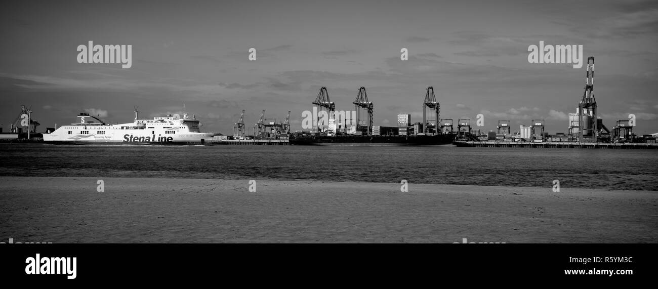 Stena Line traghetto arrivando a Liverpool Infra Rosso immagine Foto Stock