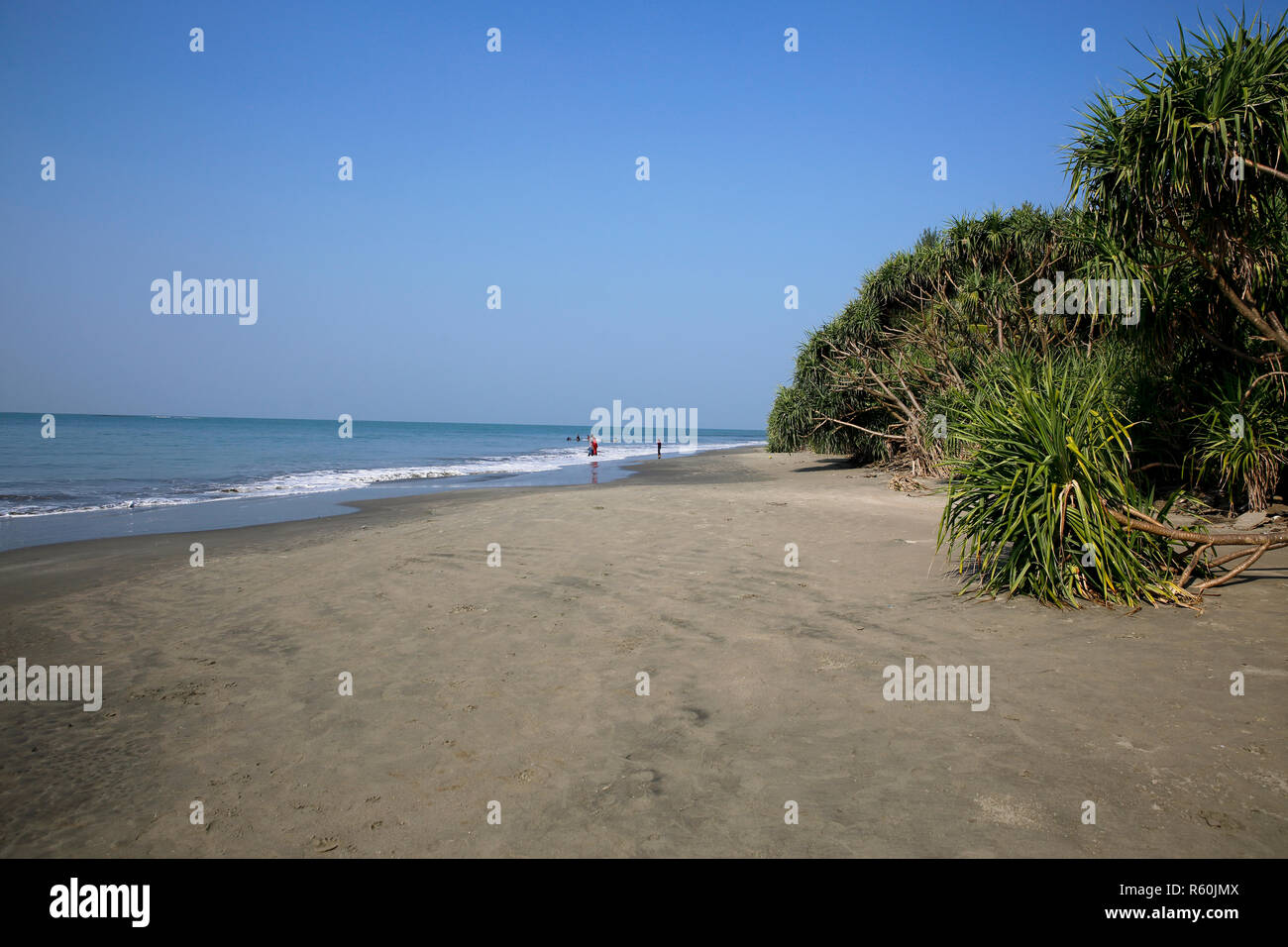 Mare spiaggia di Saint Martin isola nel Golfo del Bengala. Cox's Bazar, Bangladesh. Foto Stock