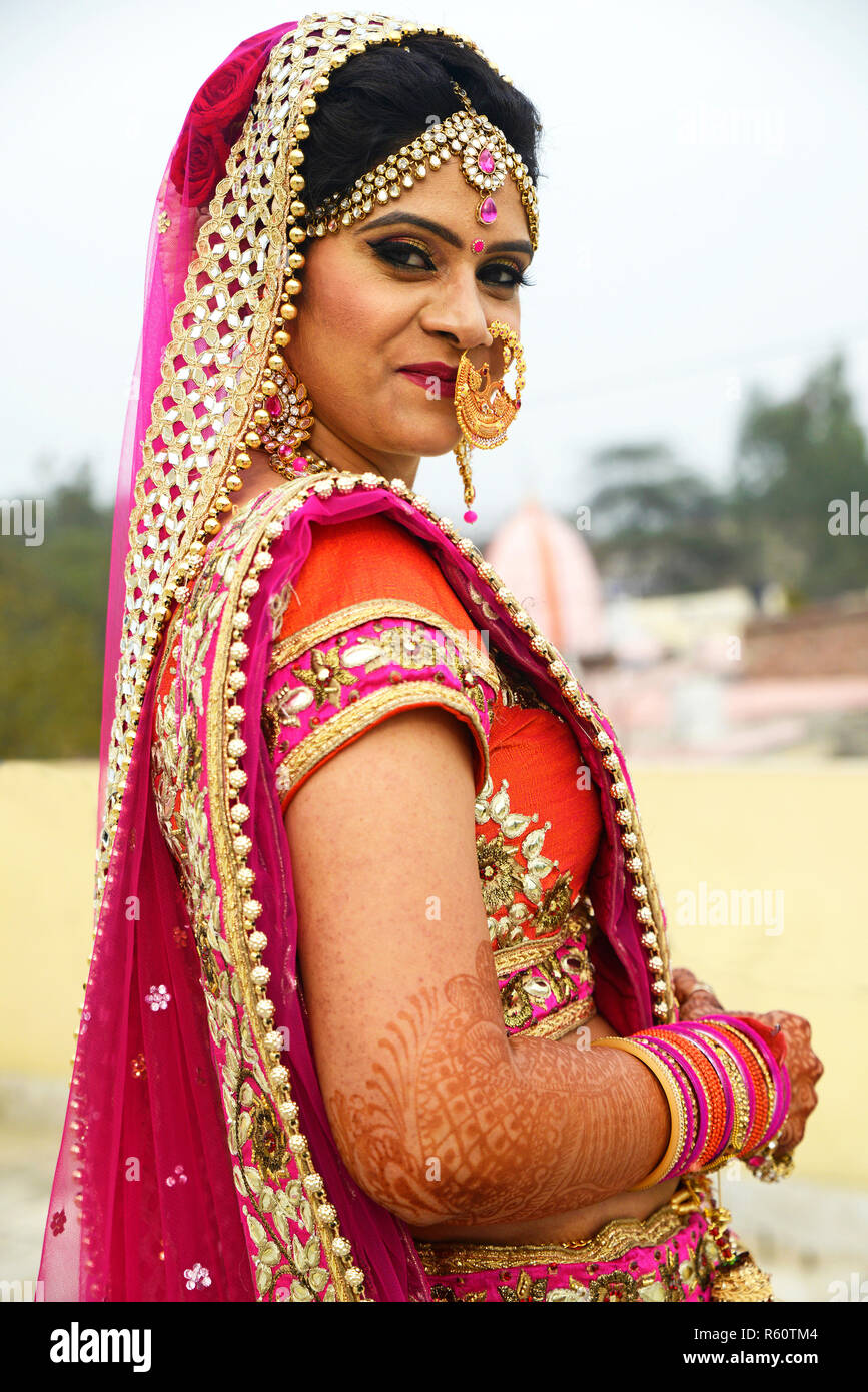 Bella Sposa indiano con gioielli Foto Stock