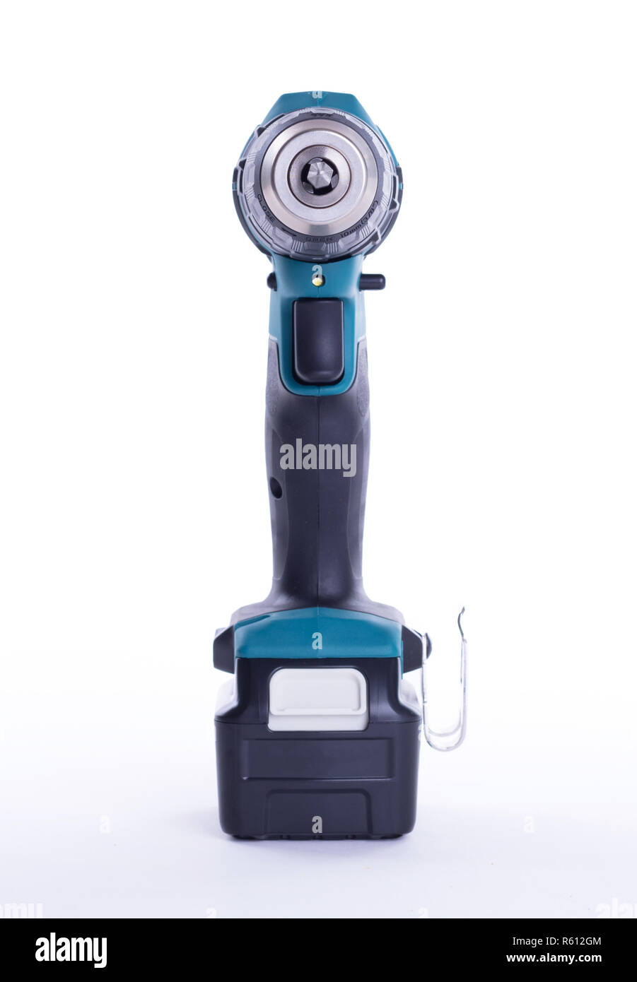 Giraviti a batteria o alimentazione di trapanare isolata su uno sfondo nero Foto Stock