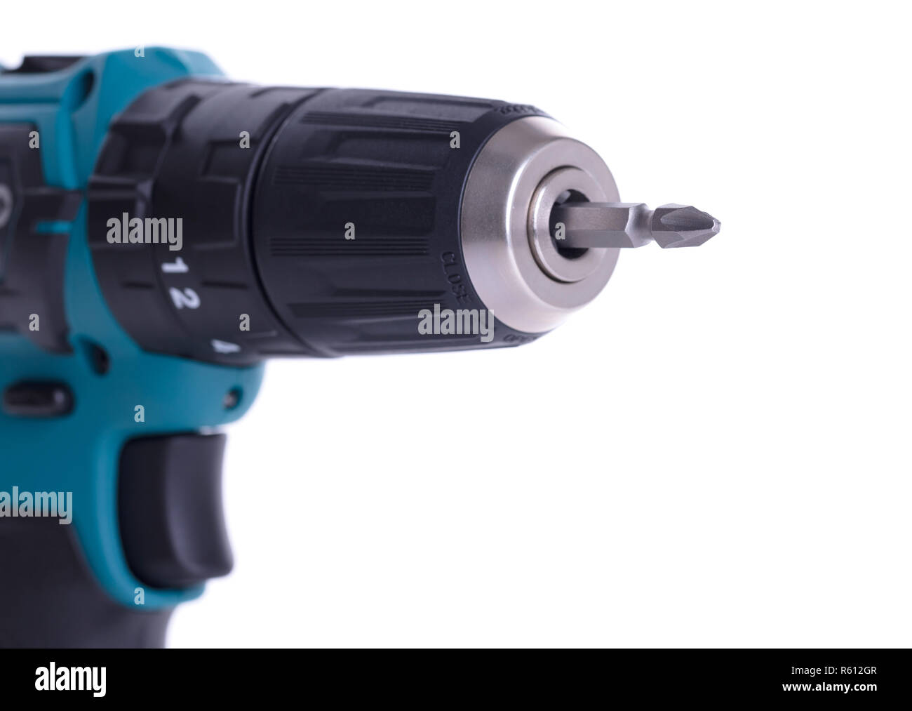 Giraviti a batteria o alimentazione di trapanare isolata su uno sfondo nero Foto Stock