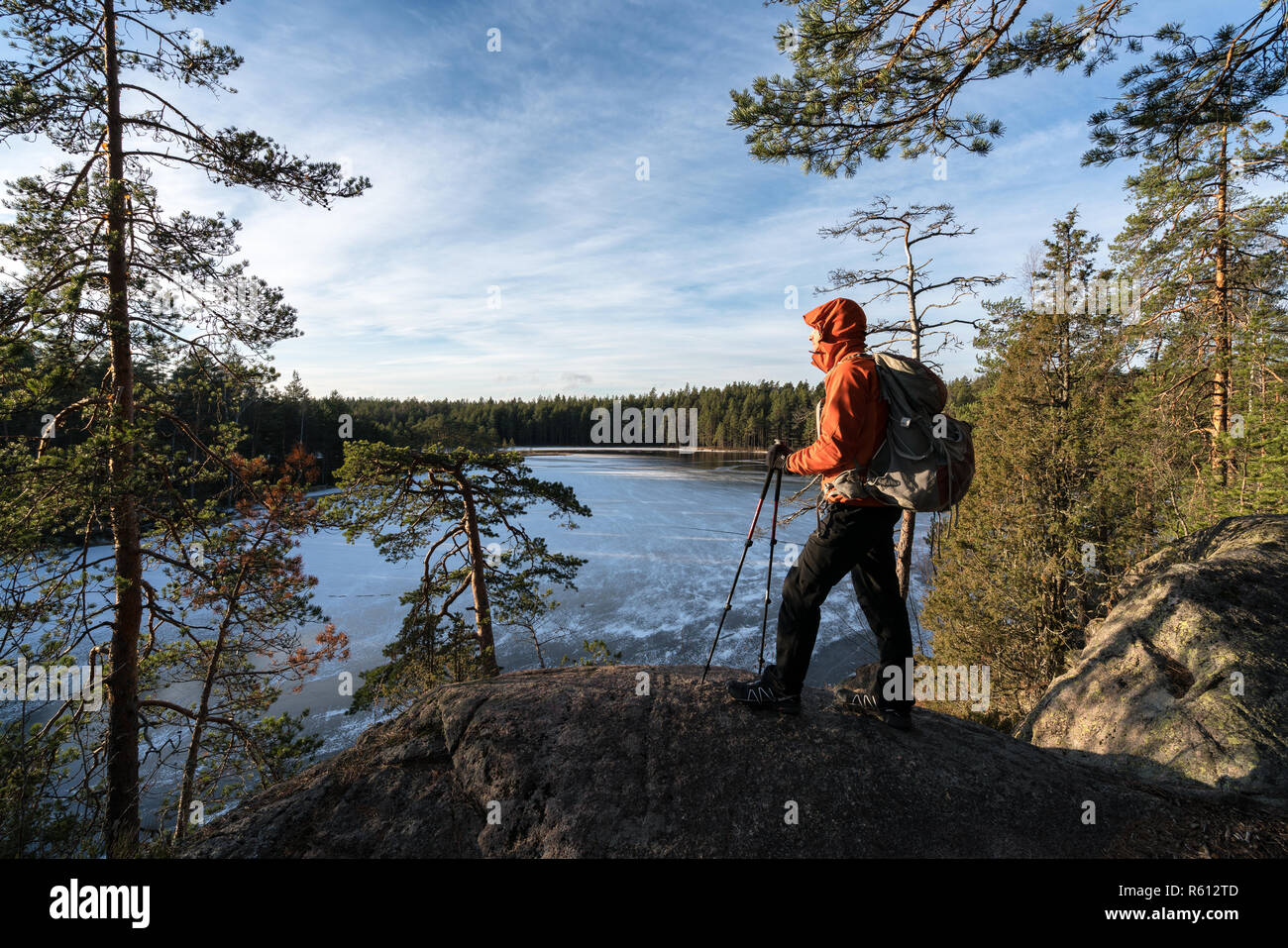 Escursionismo in Nuuksio National Park, Vihti, Finlandia Foto Stock