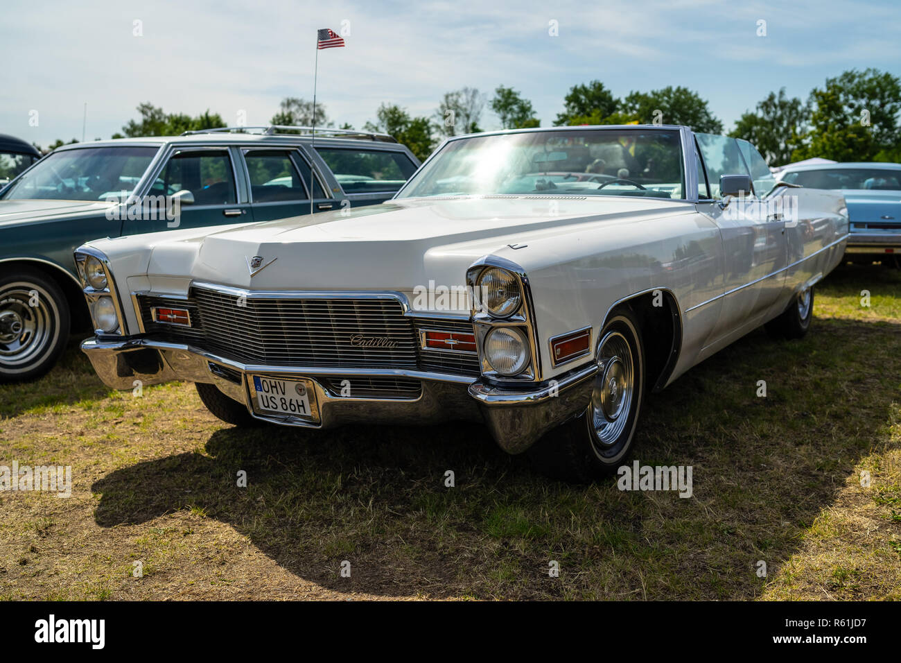 PAAREN IM GLIEN, Germania - 19 Maggio 2018: full-size auto di lusso Cadillac de Ville convertibile (terza generazione), 1968. DExhibition 'Die Oldtimer visualizza 2 Foto Stock