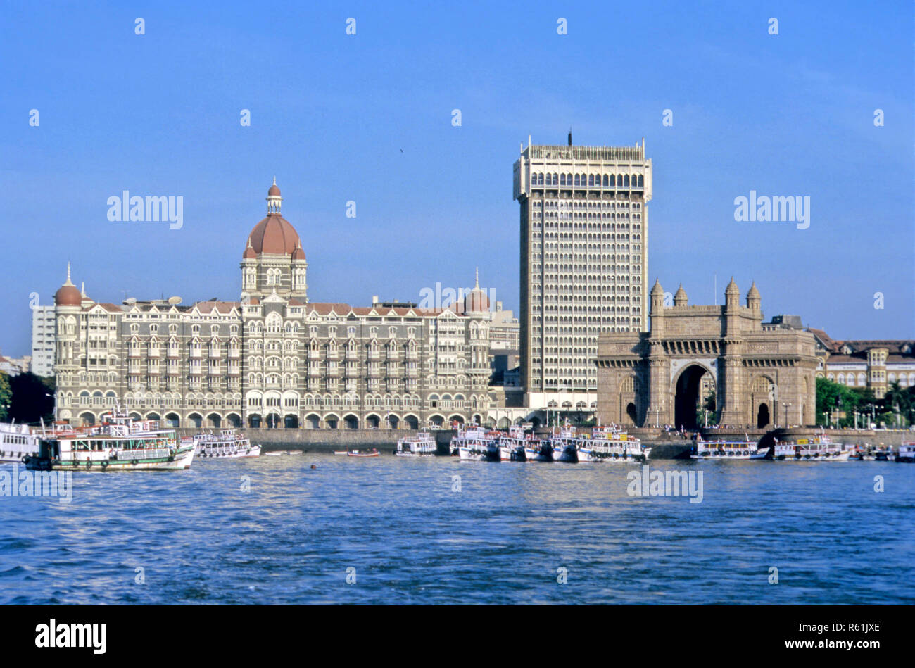 Taj hotel cancello titolo di India, Mumbai Bombay, Maharashtra, India Foto Stock